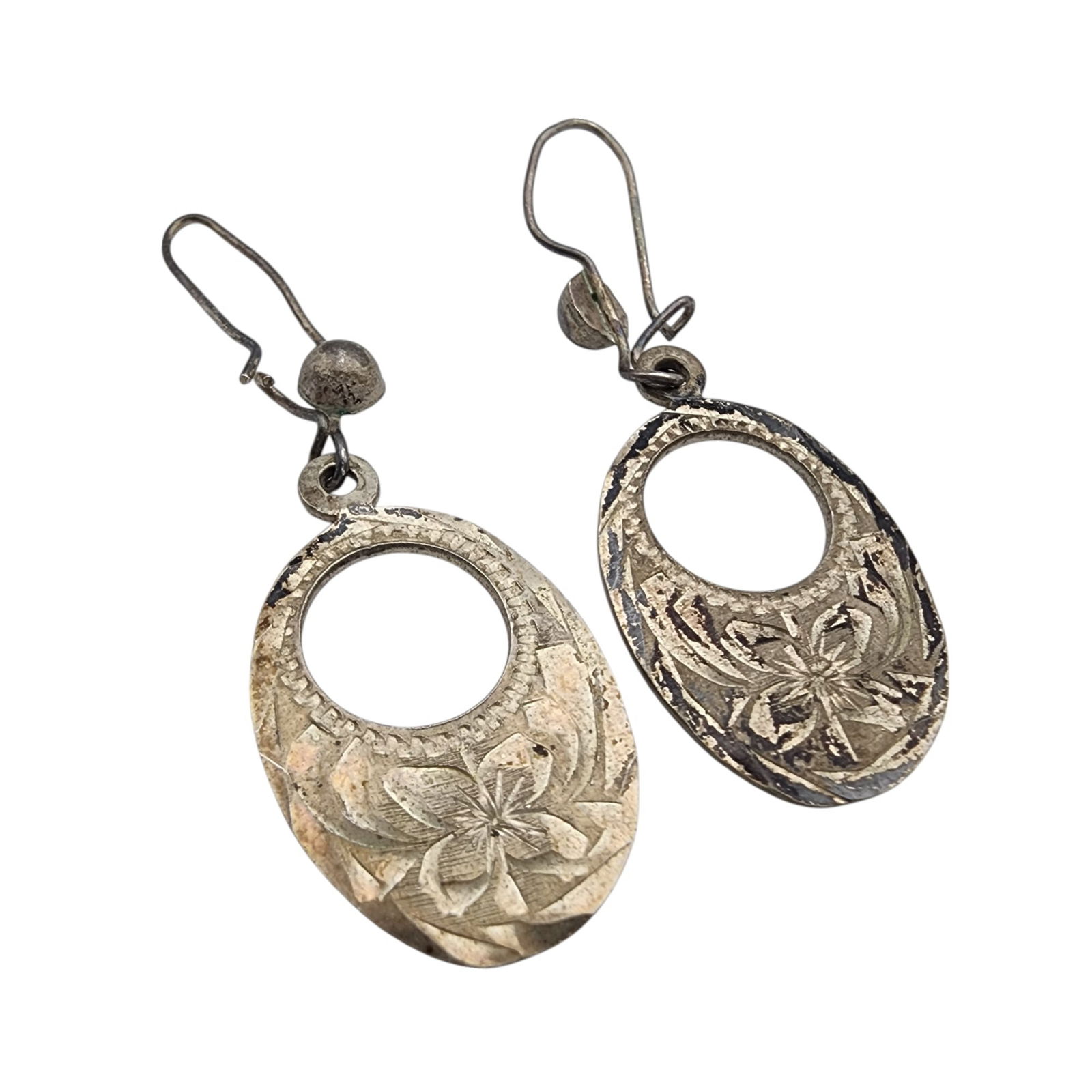 Signed Mexico Sterling Etched Earrings: Signed GG 96 Mexico Sterling Etched Earrings 3.1g, as is - earring hooks out of shape
