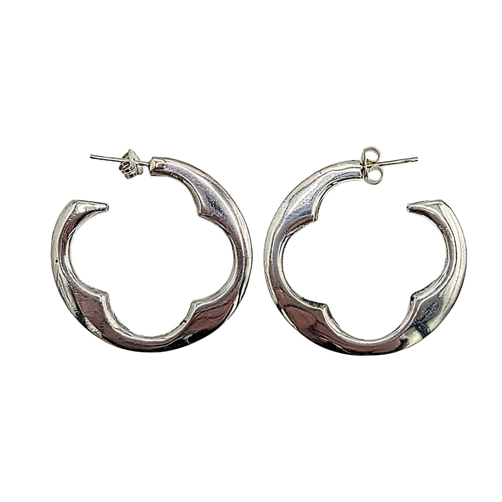 Signed Italian Sterling Silver Scalloped Hoop Earrings: Signed Sterling Silver Scalloped Hoop Earrings. Signed Sterling JAD. 10.8g