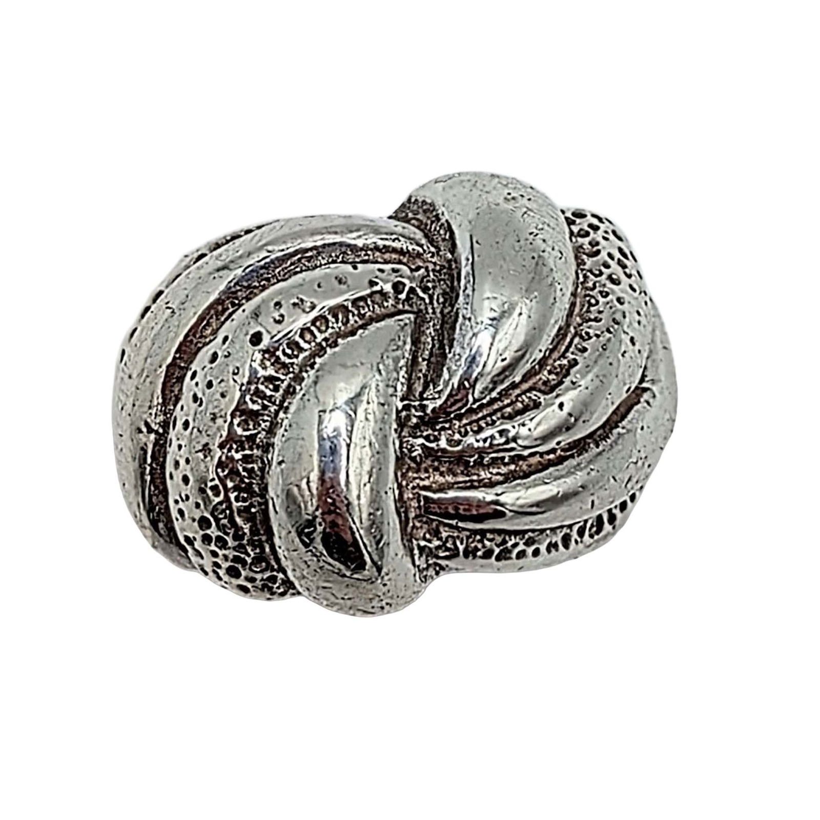 Sterling Silver Wrapped Bow Dome Ring: Sterling Silver Wrapped Bow Dome Ring. Size 8. 8.6g