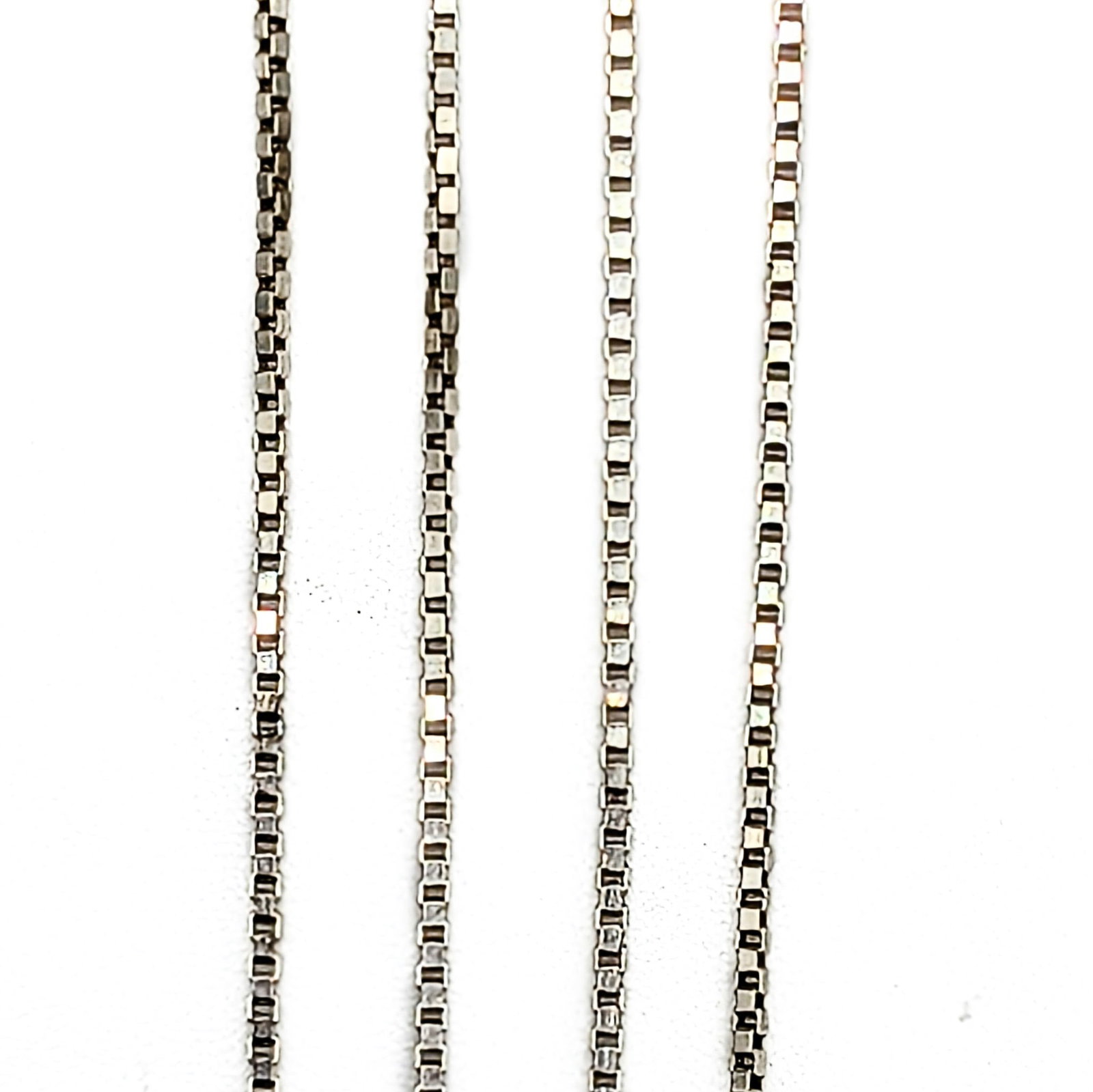 Signed Italian Sterling Silver 1mm Box Chain Necklace: Signed Italian Sterling Silver 1mm Box Chain Necklace. 22in Length. Signed IBB 925 Italy. 1.8g