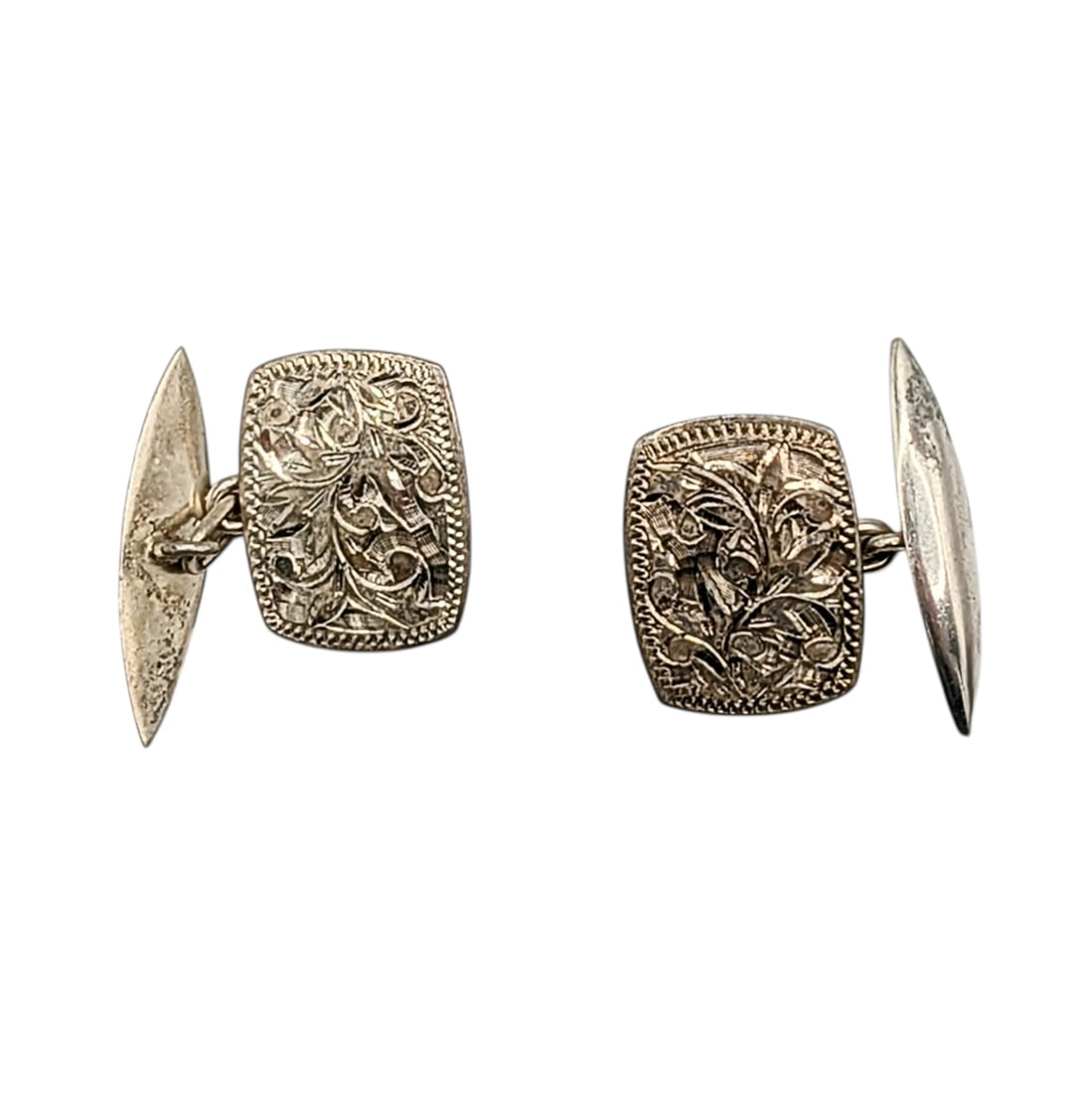 Japanese Vintage 950 Silver Hand Engraved Cufflinks: Japanese Vintage 950 Silver Hand Engraved Floral Detail Cufflinks. Signed Silver 950. 6.1g