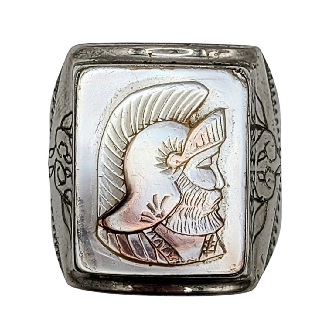 Antique Sterling Silver Mother of Pearl Engraved Cameo Ring: Antique Sterling Silver, Mother of Pearl Hand Engraved Carved Cameo Ring. Size 13. Unsigned. 16.6g