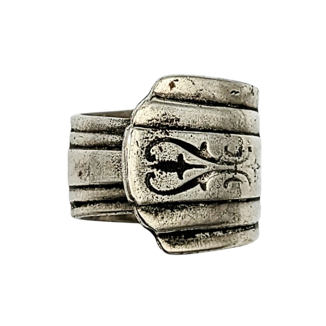 Vintage Sterling Silver Spoon Ring: Vintage Sterling Silver Spoon Ring. Size 6. Unsigned. 10.6g