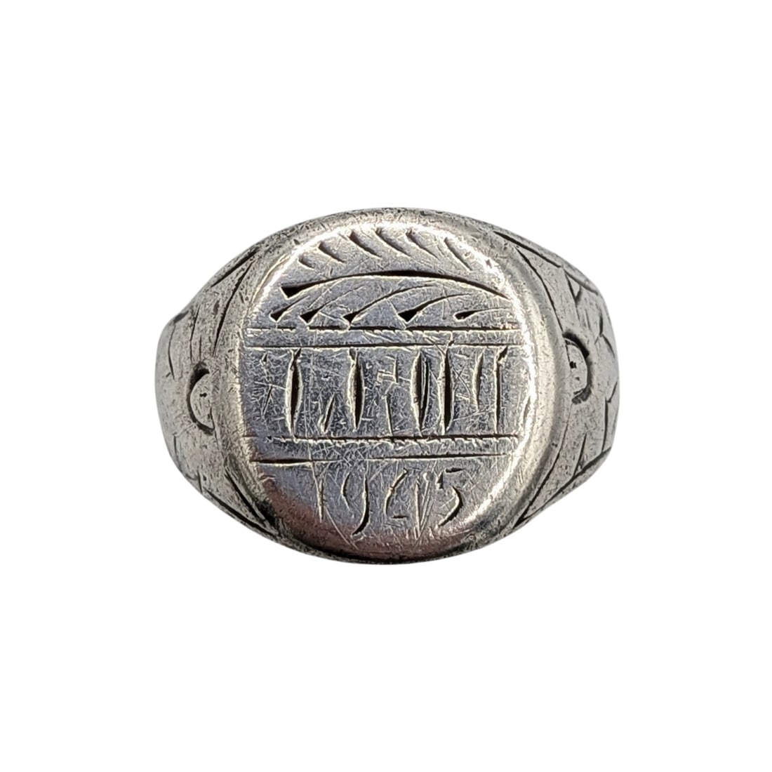 Vintage 1945 Sterling Silver Signet RIng: VIntage Sterling Silver Hand Engraved Signet Ring. Size 10. Engraved with name Mario or Manin 1945. 7.3g