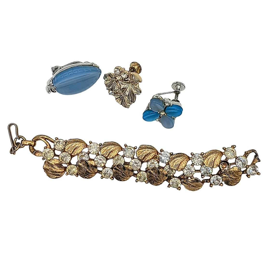 Lisner Rhinestone Costume Jewelry Lot: Lisner Silver Tone Metal, Gold Tone Metal, Rhinestone Costume Jewelry Lot. AS IS missing pieces. 39.8g