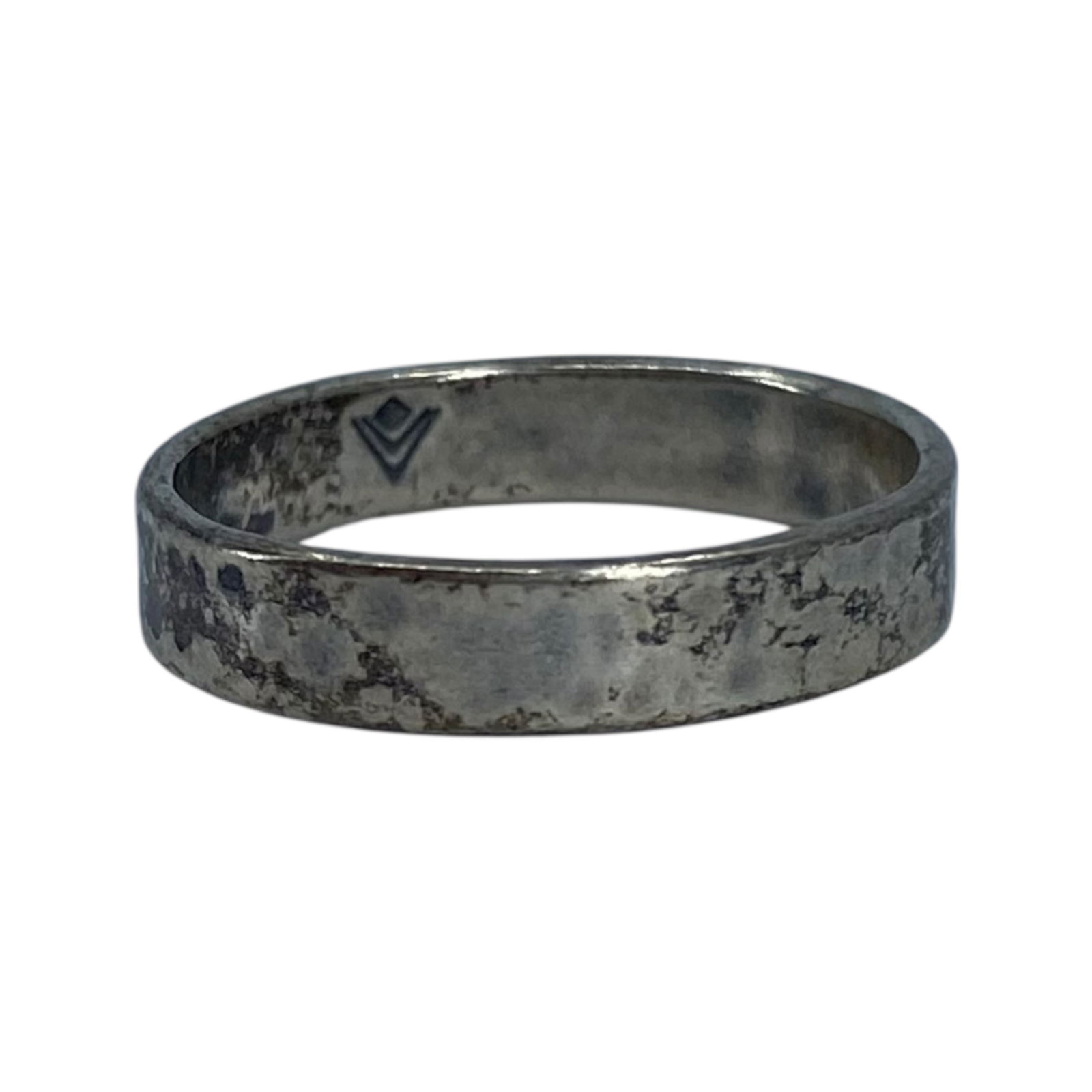 Silpada Hammered Sterling Ring 1.9g sz 5.75: Silpada Hammered Sterling Ring 1.9g sz 5.75 Engraved Silpada logo 925