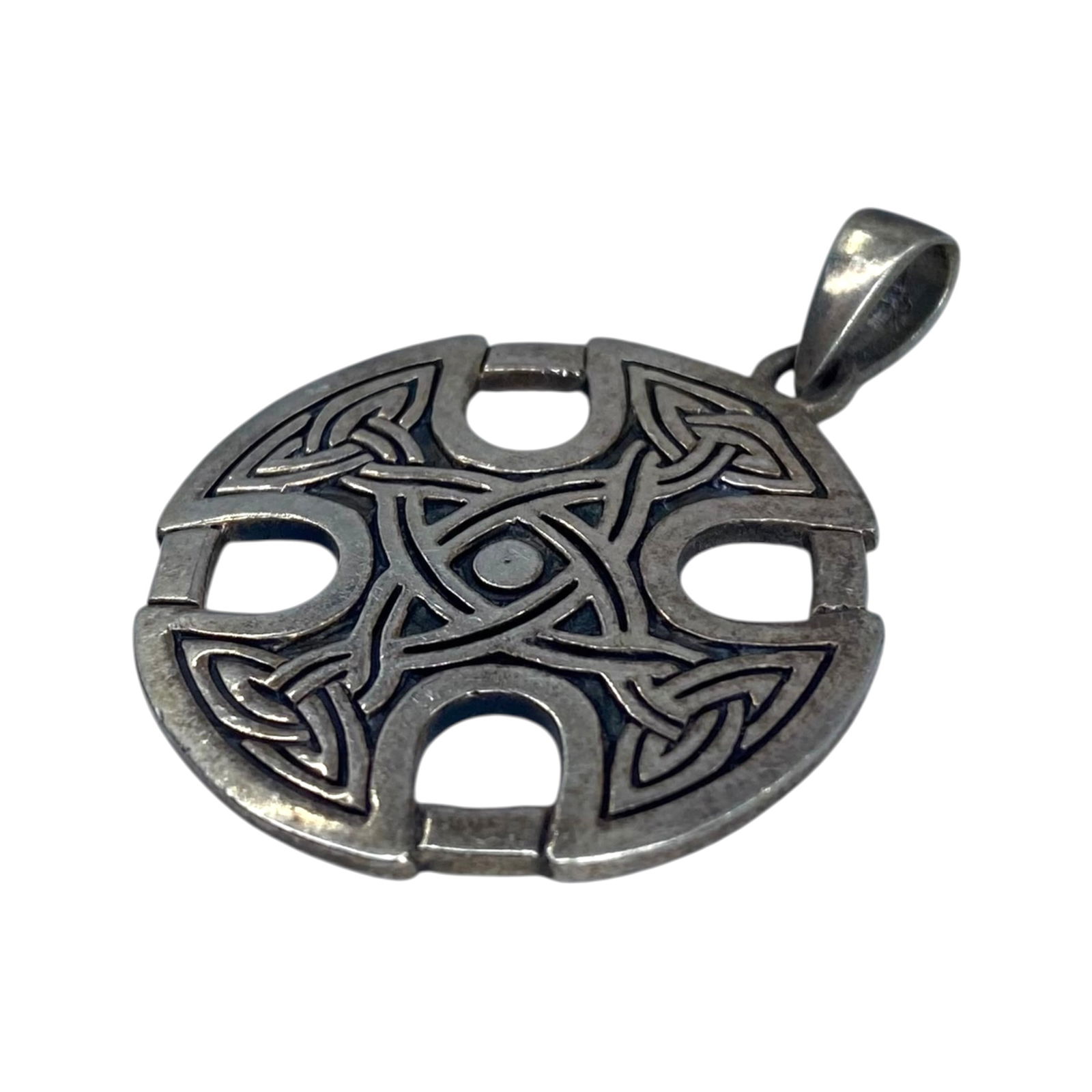 Sterling Circle Celtic Knot Cut Out Pendant 7.12g: Sterling Circle Celtic Knot Cut Out Pendant 7.12g Engraved 925