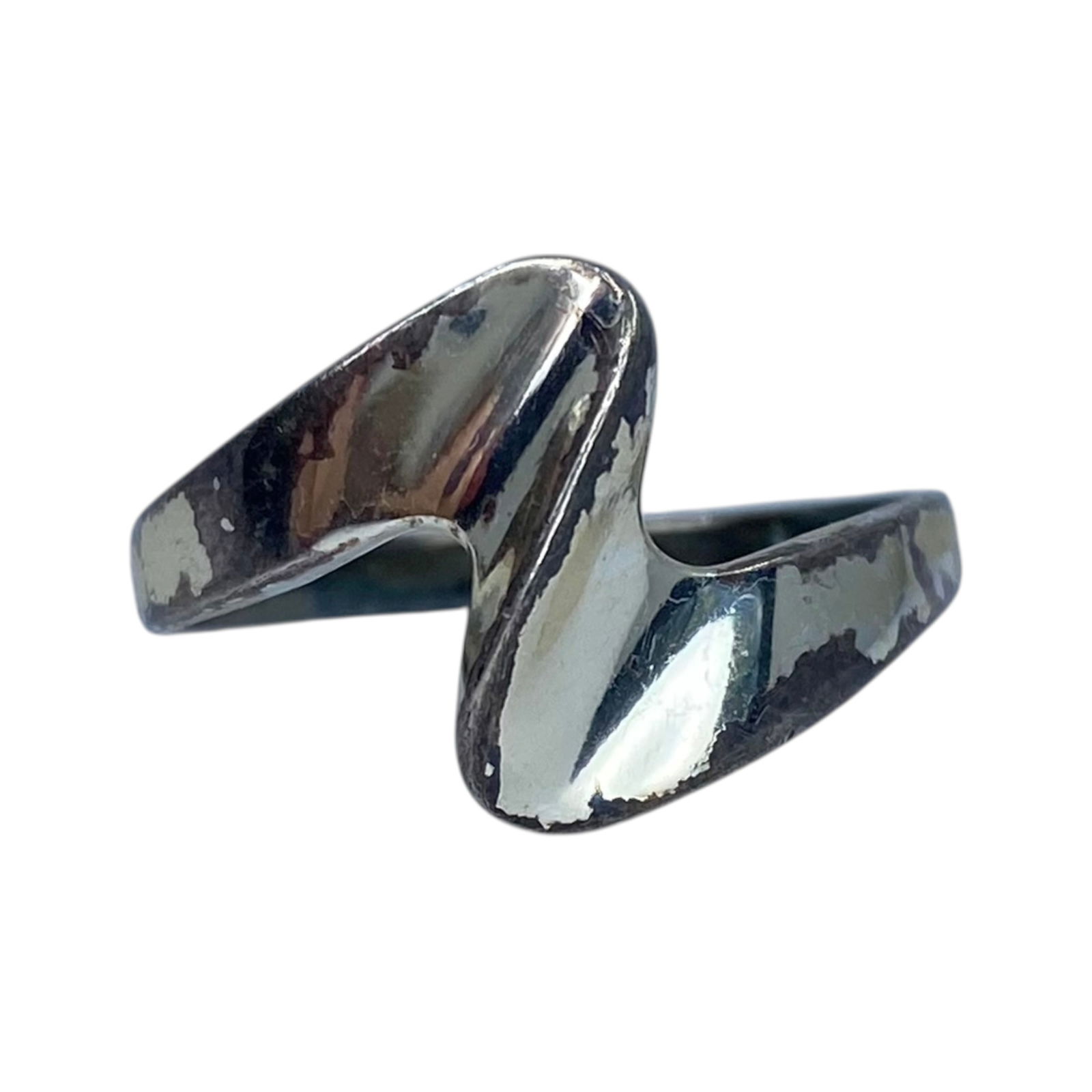 Sterling Modernist Wave Ring 3g sz 7.75: Sterling Modernist Wave Ring 3g sz 7.75, Engraved 925, sold as is: Outer coating chipping