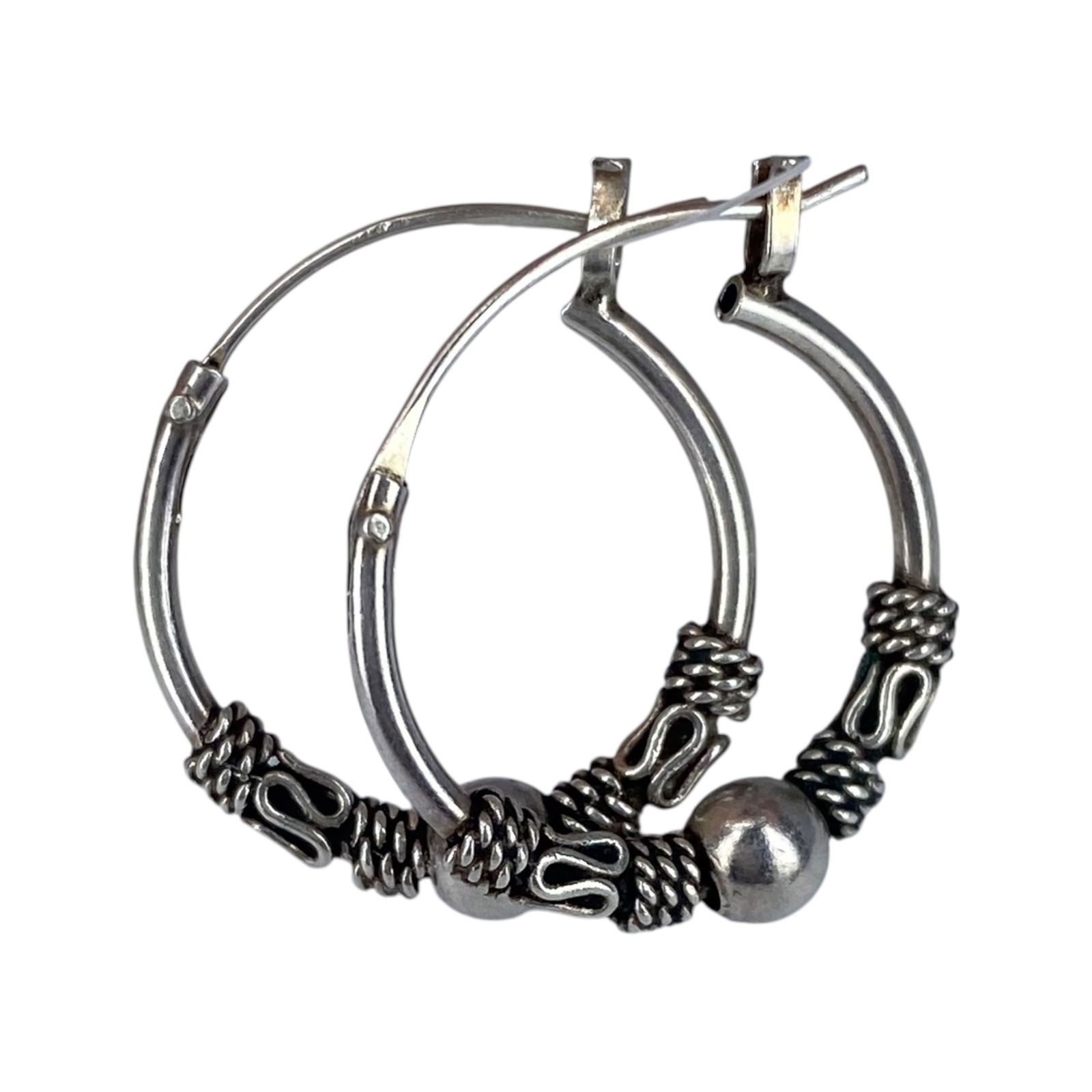 Sterling Bali Style Small Hoop Earrings 2g (1 of 4)