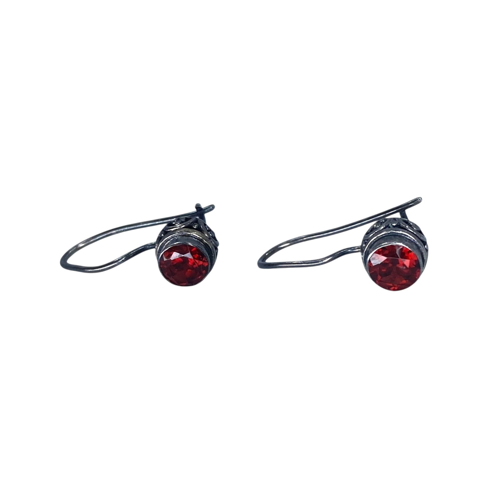 Sterling Garnet Vintage Hook Earrings 2g: Sterling Garnet Vintage Hook Earrings 2g