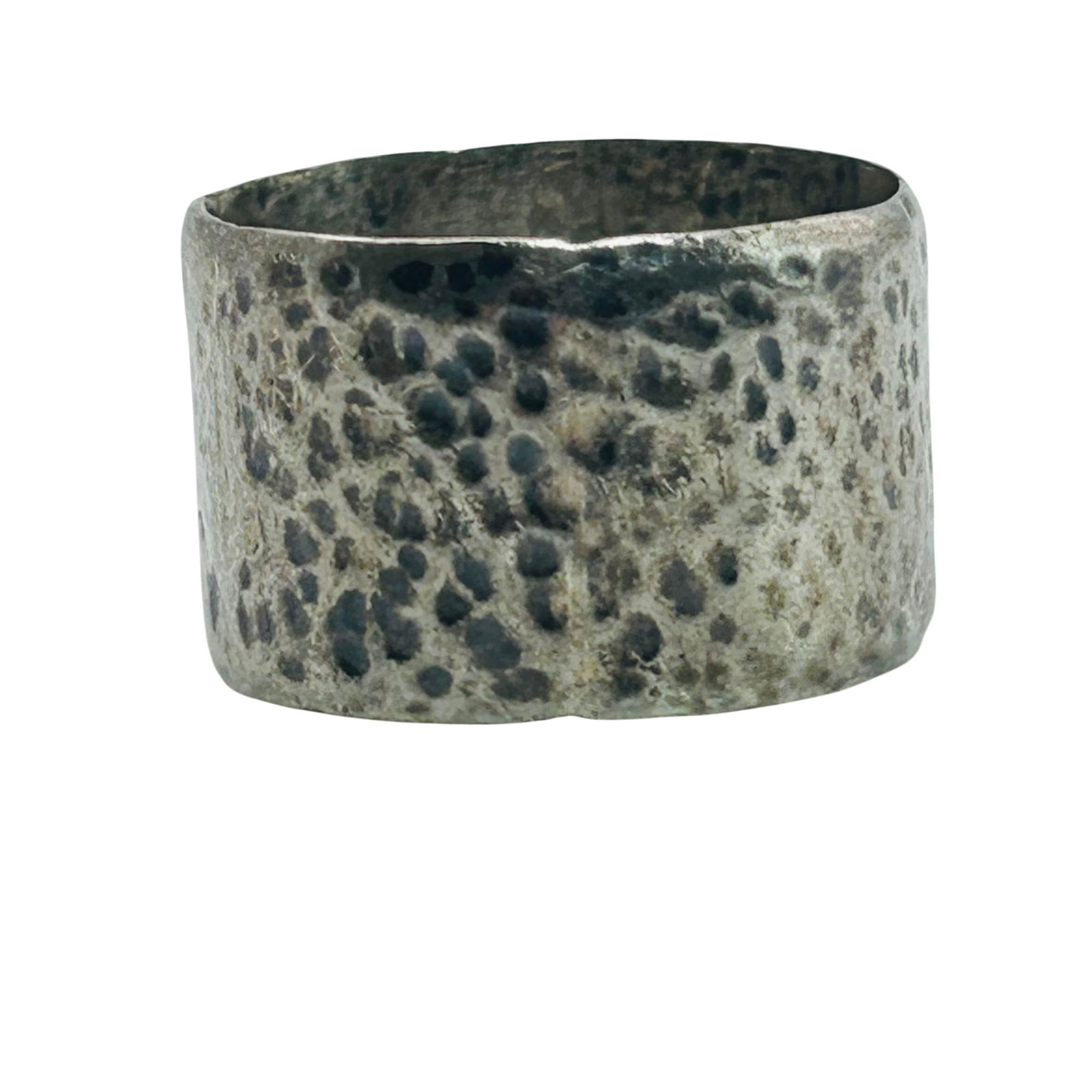 Taxco Sterling Thick Band Size 7: Taxco Sterling thick band size 7. 5.30g