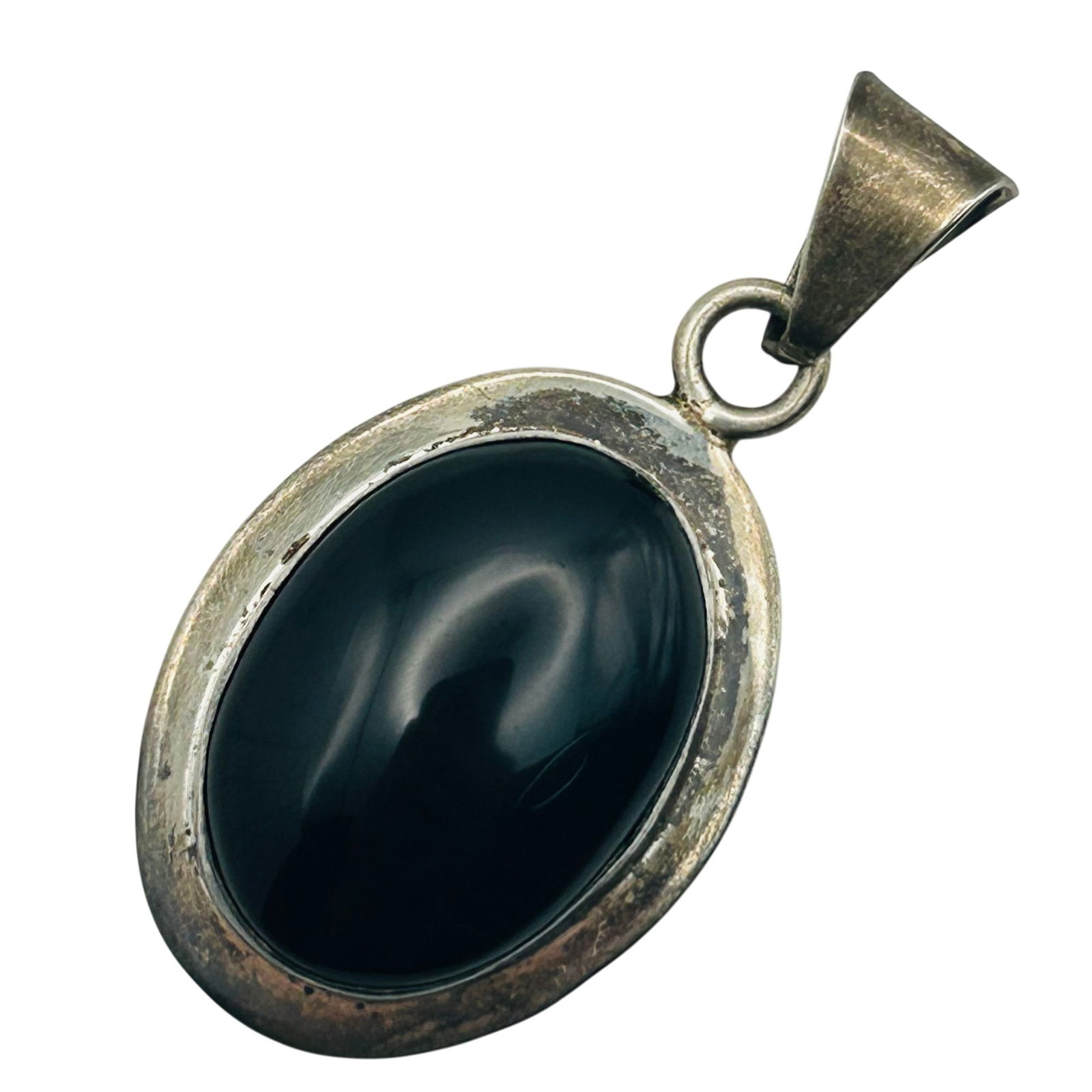 Mexico Sterling Oval Pendant: Mexico Sterling oval pendant. 16.60g