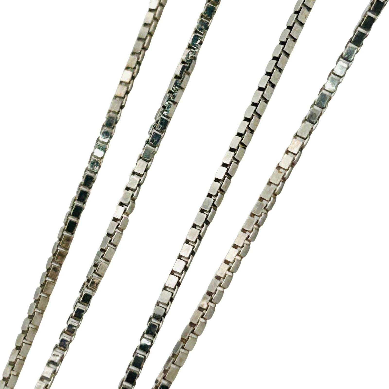 Sterling Box Chain Necklace: Sterling box chain necklace. 3.70g