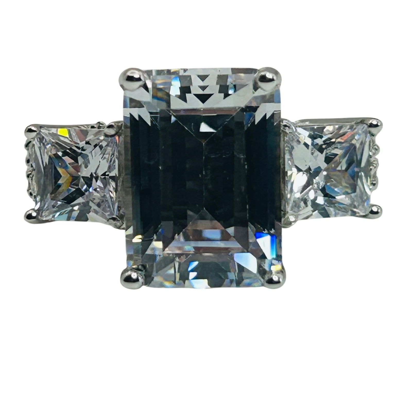 Sterling Rhinestone Statement Ring Size 7: Sterling rhinestone statement ring size 7. 10.70g