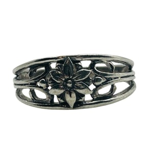Sterling Flower Ring Size 8