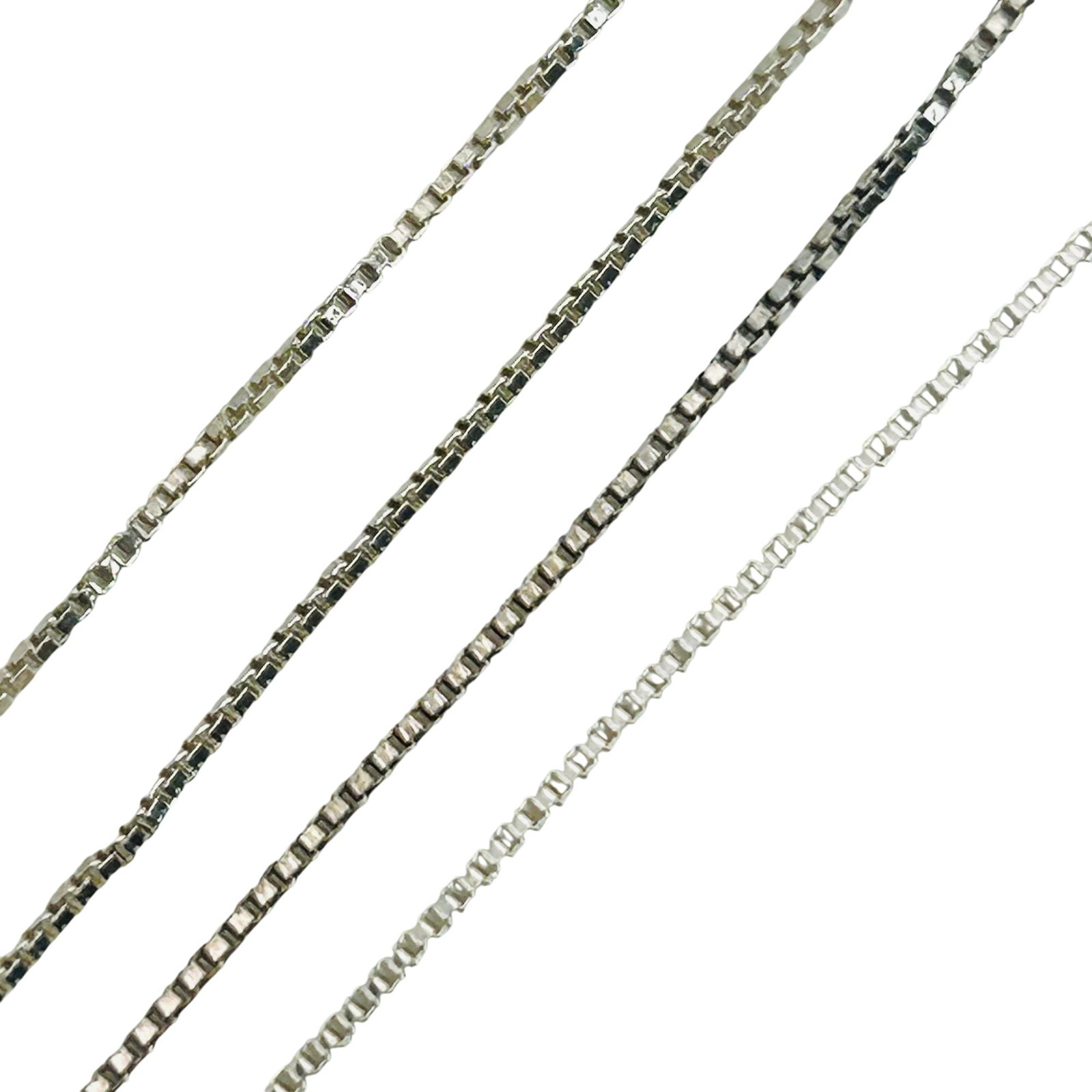 Italy Sterling Box Chain Necklace: Italy sterling box chain necklace. 2.10g