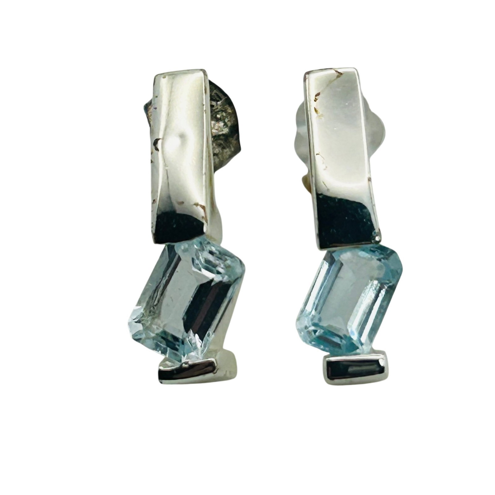 Sterling Topaz Stud Earrings: Sterling topaz stud earrings. 2.40g