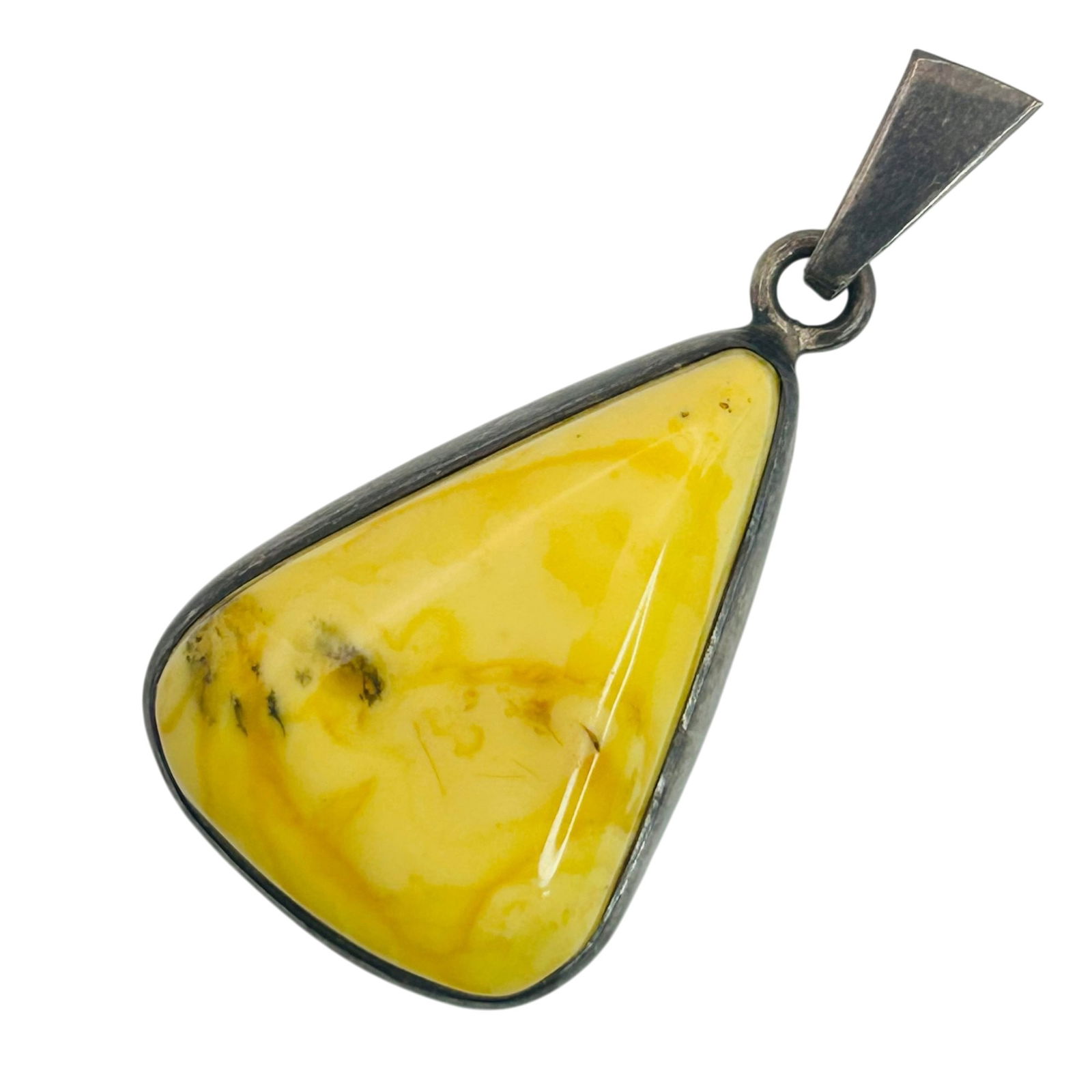 Sterling Butterscotch Amber Pendant: Sterling butterscotch amber pendant. 9.70g