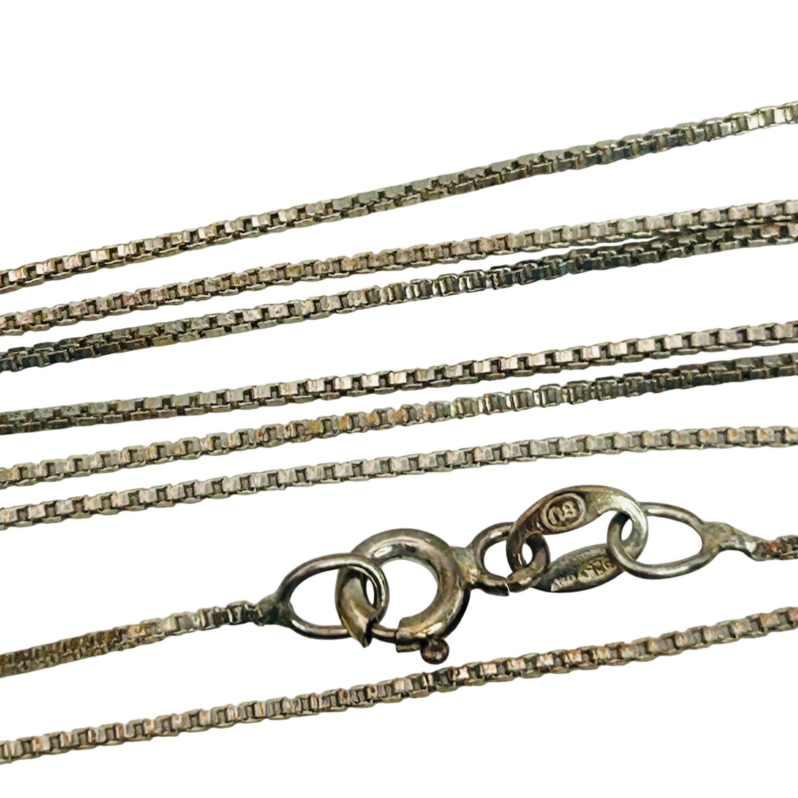 SU Italy Sterling Box Chain Necklace: SU Italy sterling box chain necklace. 2.50g