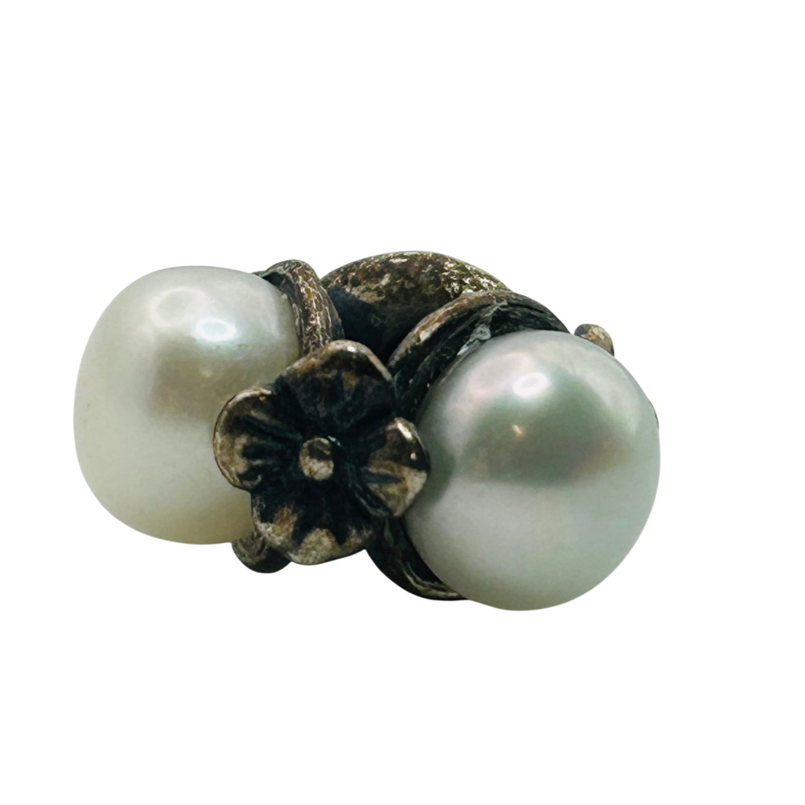 LAA Sterling Pearl Flower Pendant: LAA Sterling pearl flower pendant. 4.70g