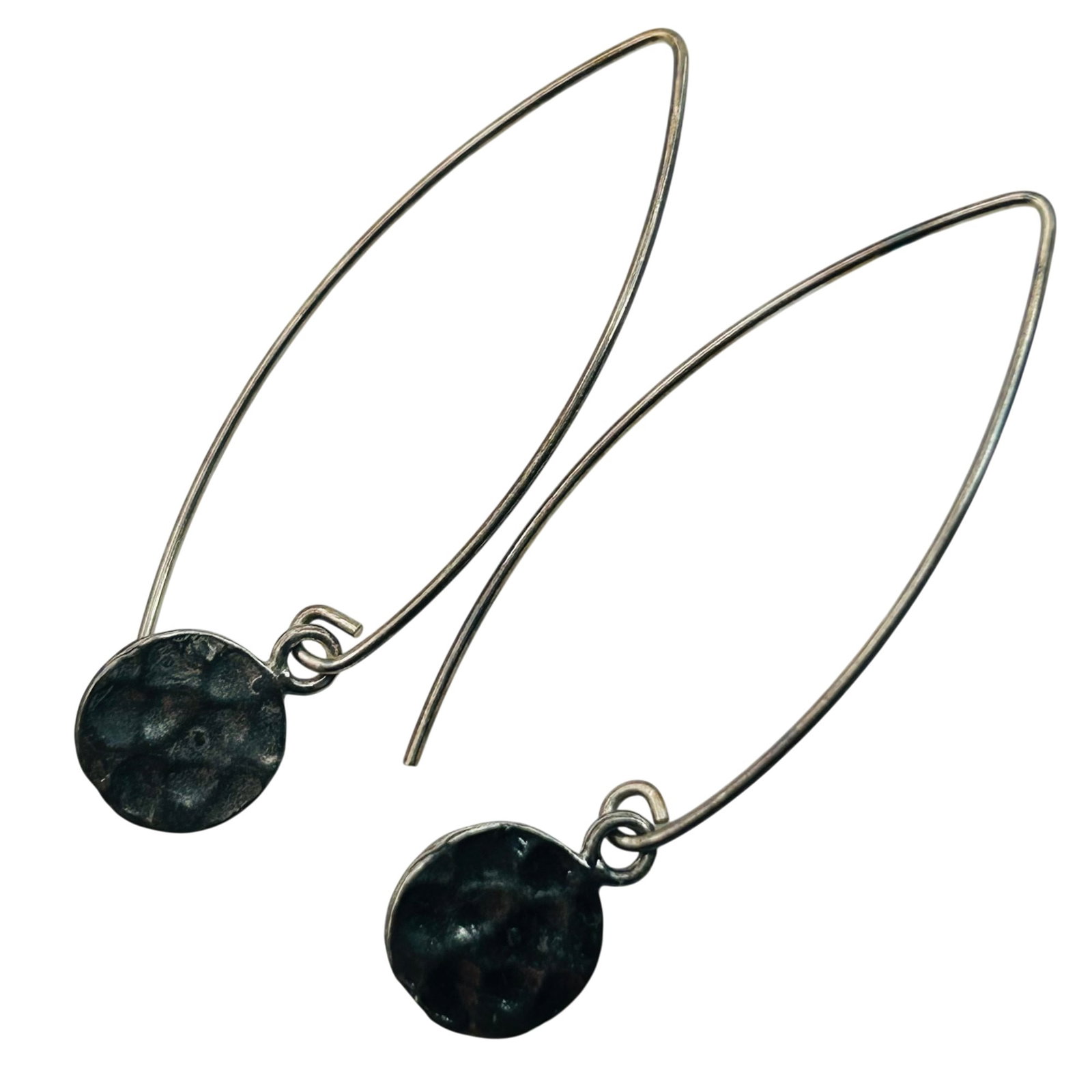 Sterling Hammered Modern Earrings: Sterling hammered modern earrings. 1.90g