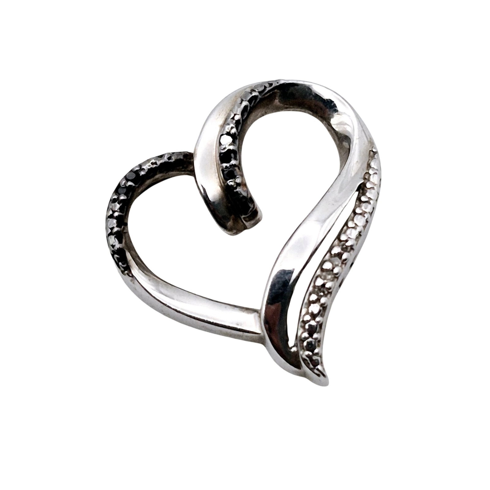 Sterling Diamond Heart Pendant: Sterling diamond heart pendant 2.6 G