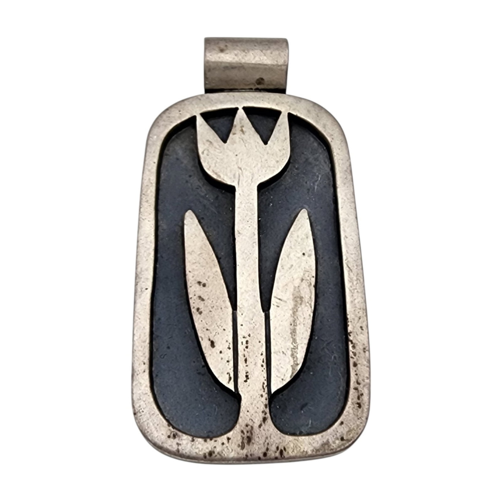 Vintage Sterling Raised Tulip Pendant: Vintage Sterling Raised Tulip Pendant - 13.2g