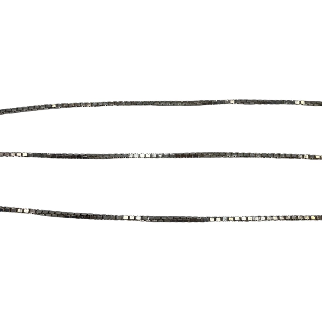 Sterling Box Chain 20in 6.2g: Sterling Box Chain 20in 6.2g Engraved 925 Italy, sold as is - link on clasp broken but fixable
