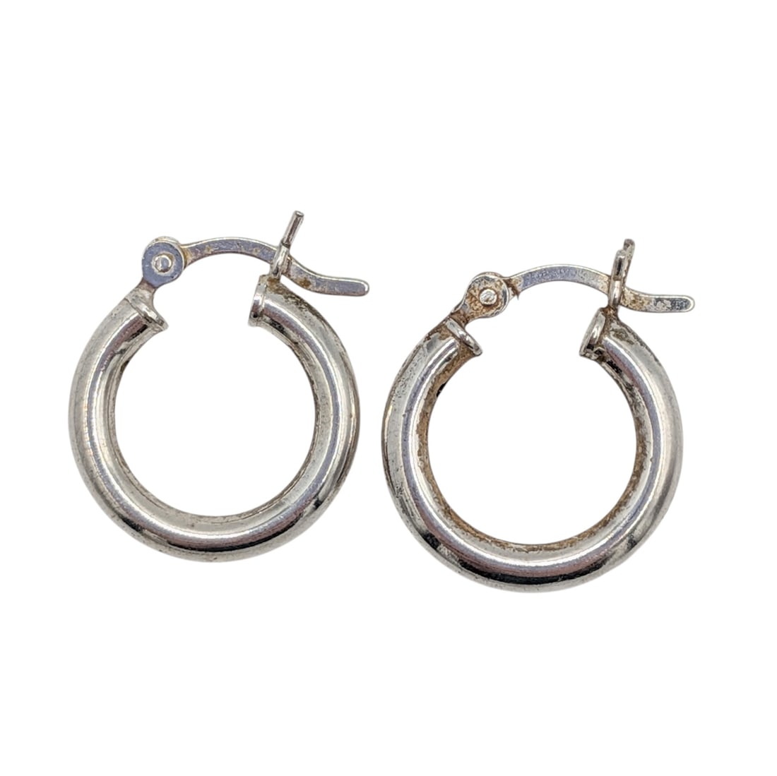 Signed Sterling Silver High Polished Hoop Earrings: Signed Sterling Silver High Polished Hoop Earrings. Signed 925 HAN. 1.3g