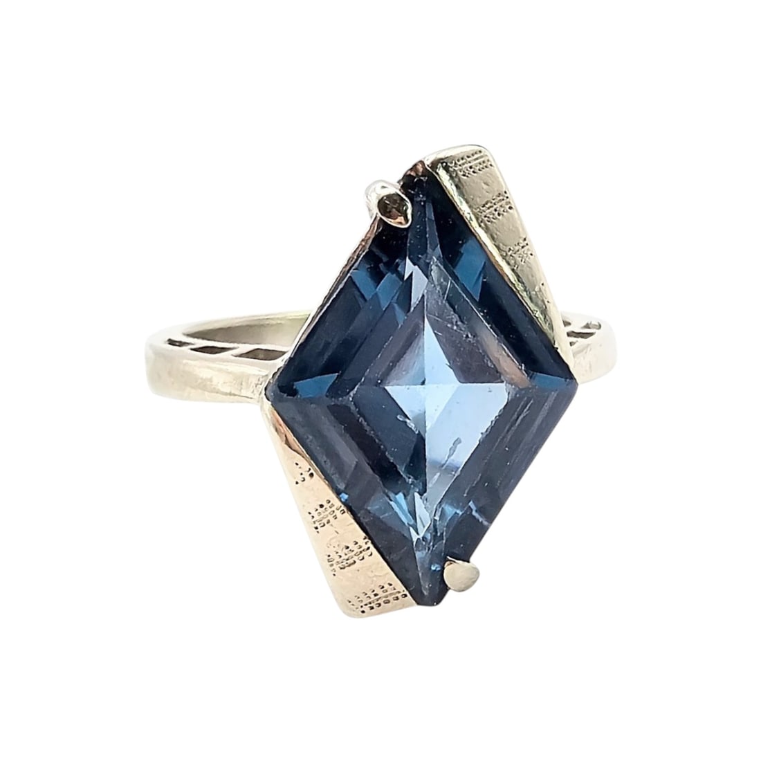 10K White Gold Topaz Ring Size 5.75 4.1 G: 10K White Gold Topaz Ring Size 5.75 4.1 G