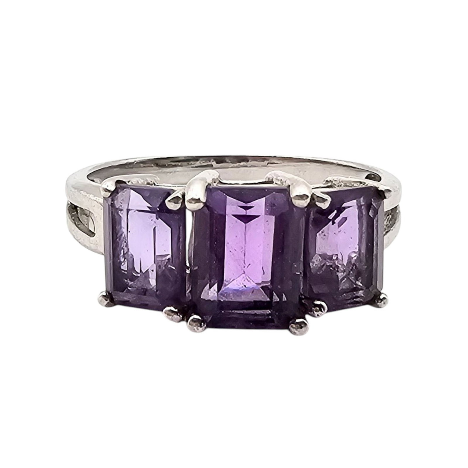 RJC Amethyst Sterling Silver Ring Size 9 3.7 G: RJC Amethyst Sterling Silver Ring Size 9 3.7 G