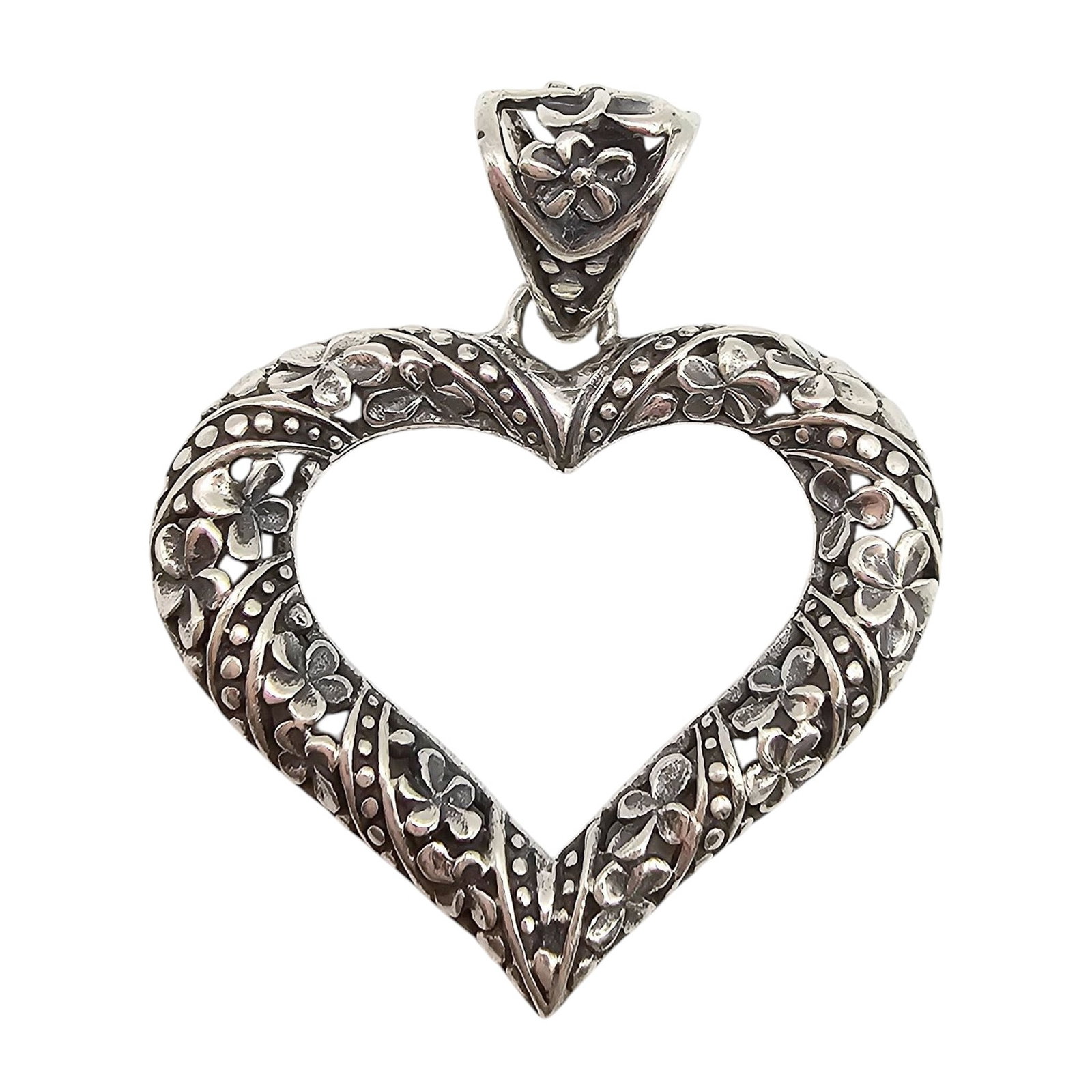 Sterling Silver Heart Pendant 3.3 G: Sterling Silver Heart Pendant 3.3 G