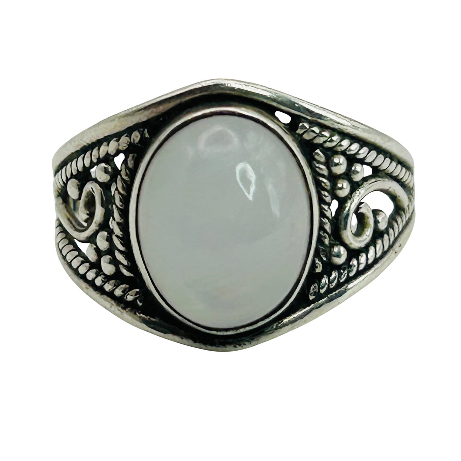 Sterling Moonstone Ring Size 8.5: Sterling moonstone ring size 8.5. 3.9g