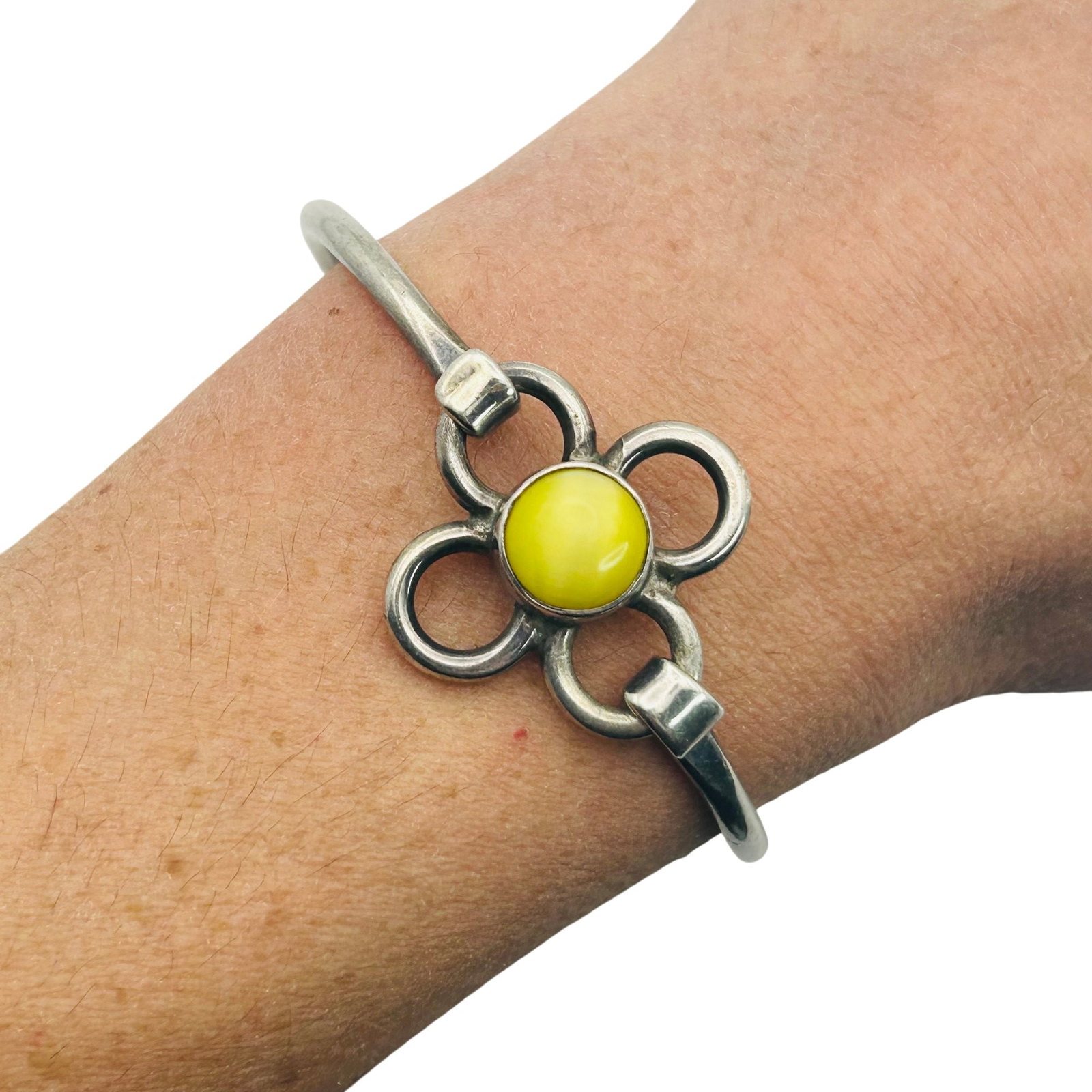 Mexico Sterling Flower Bangle Bracelet (1 of 7)