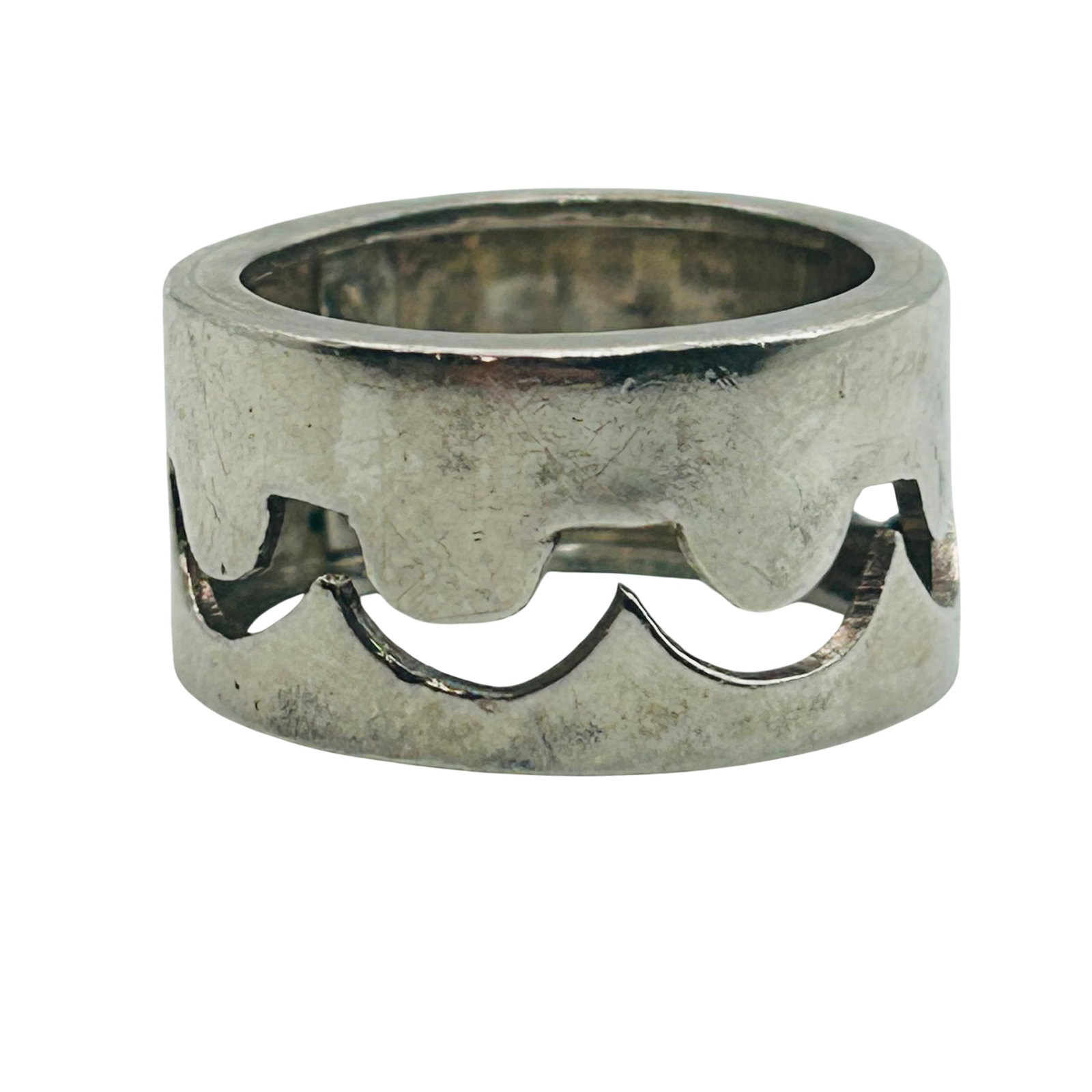 950 Silver Decorative Thick Band Ring Signed Size 5: 950 Silver decorative thick band ring signed size 5. 6.2g