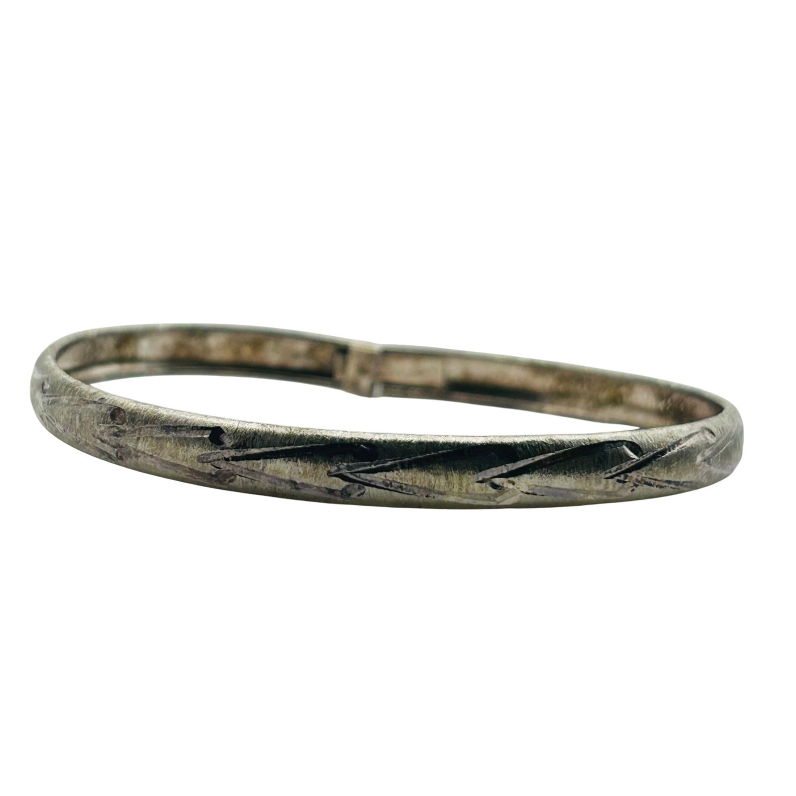 Sterling Bangle Bracelet: Sterling bangle bracelet. 5.8g
