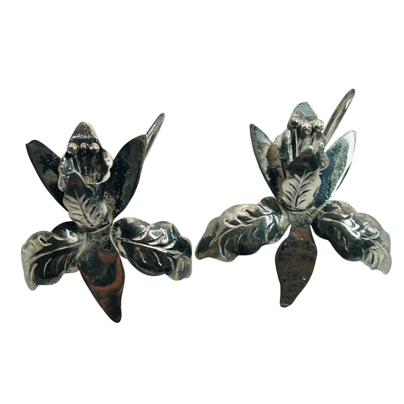 Mexico Sterling Flower Hook Back Earrings: Mexico Sterling flower hook back earrings. 3.4g
