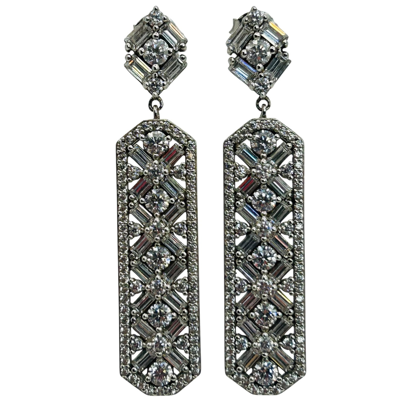BE Sterling Clear Stone Dangle Stud Earrings: BE Sterling clear stone dangle stud earrings. 11.0g