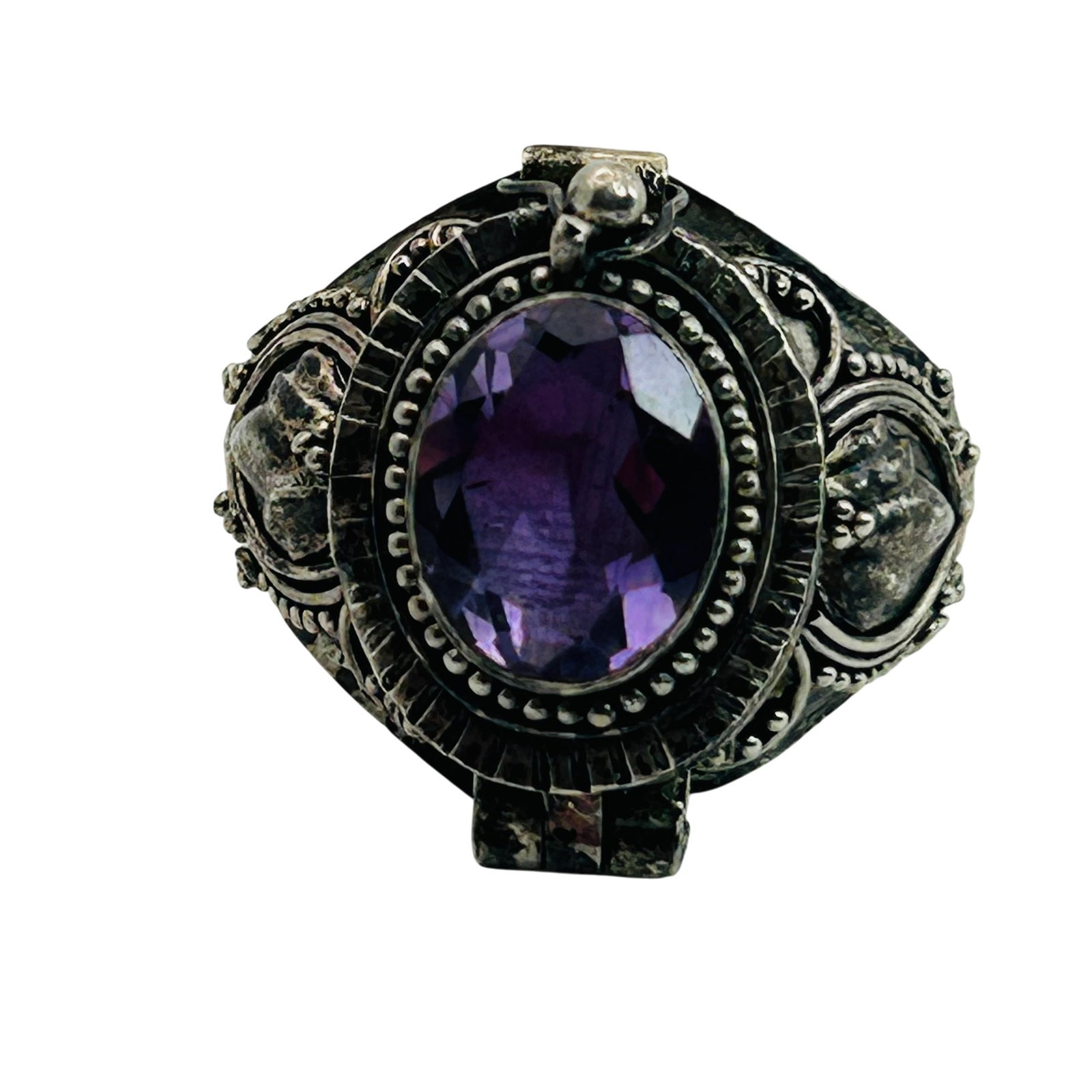 Sterling Amethyst Poison Ring Size 8: Sterling amethyst Poison ring size 8. 6.3g
