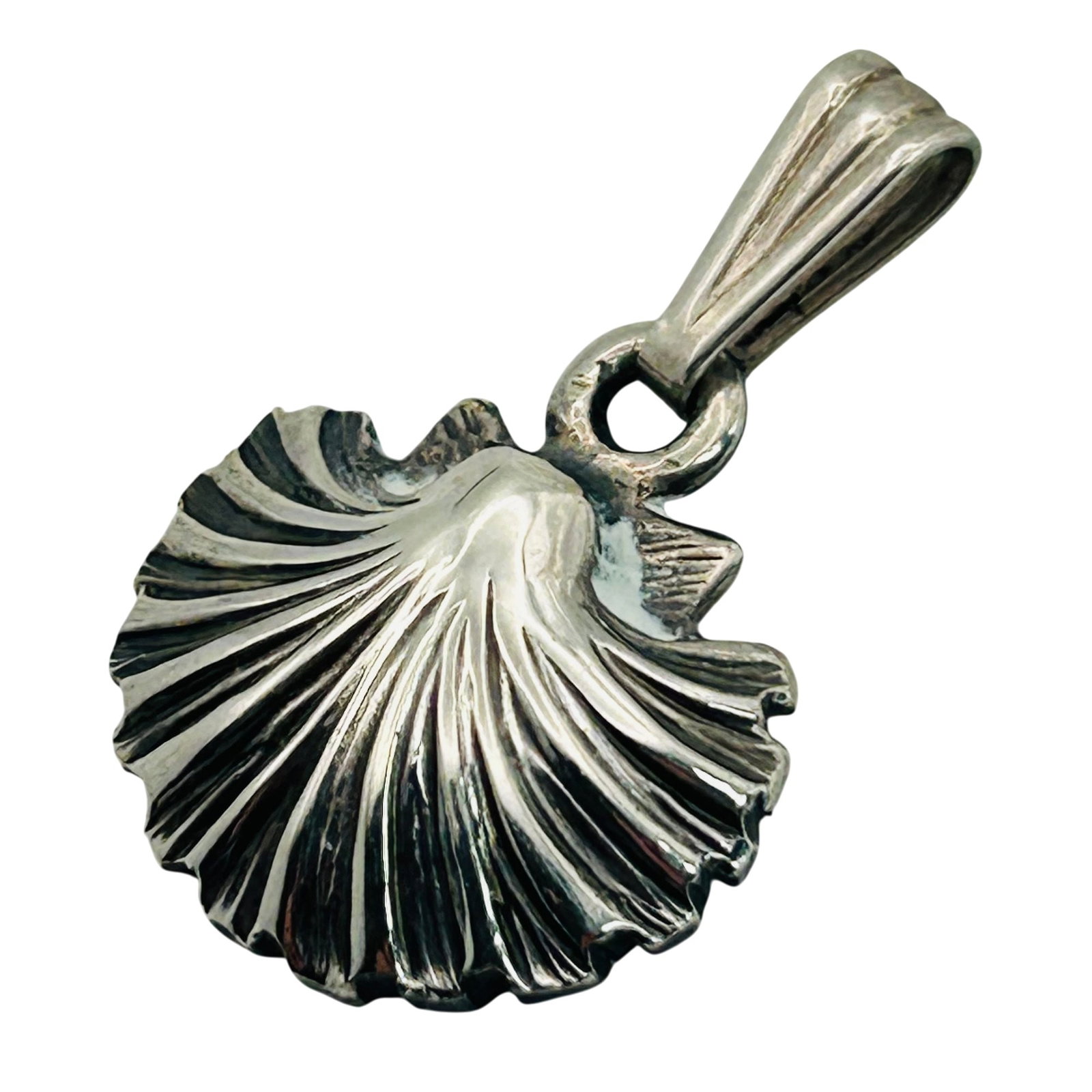 Sterling Seashell Pendant (1 of 4)