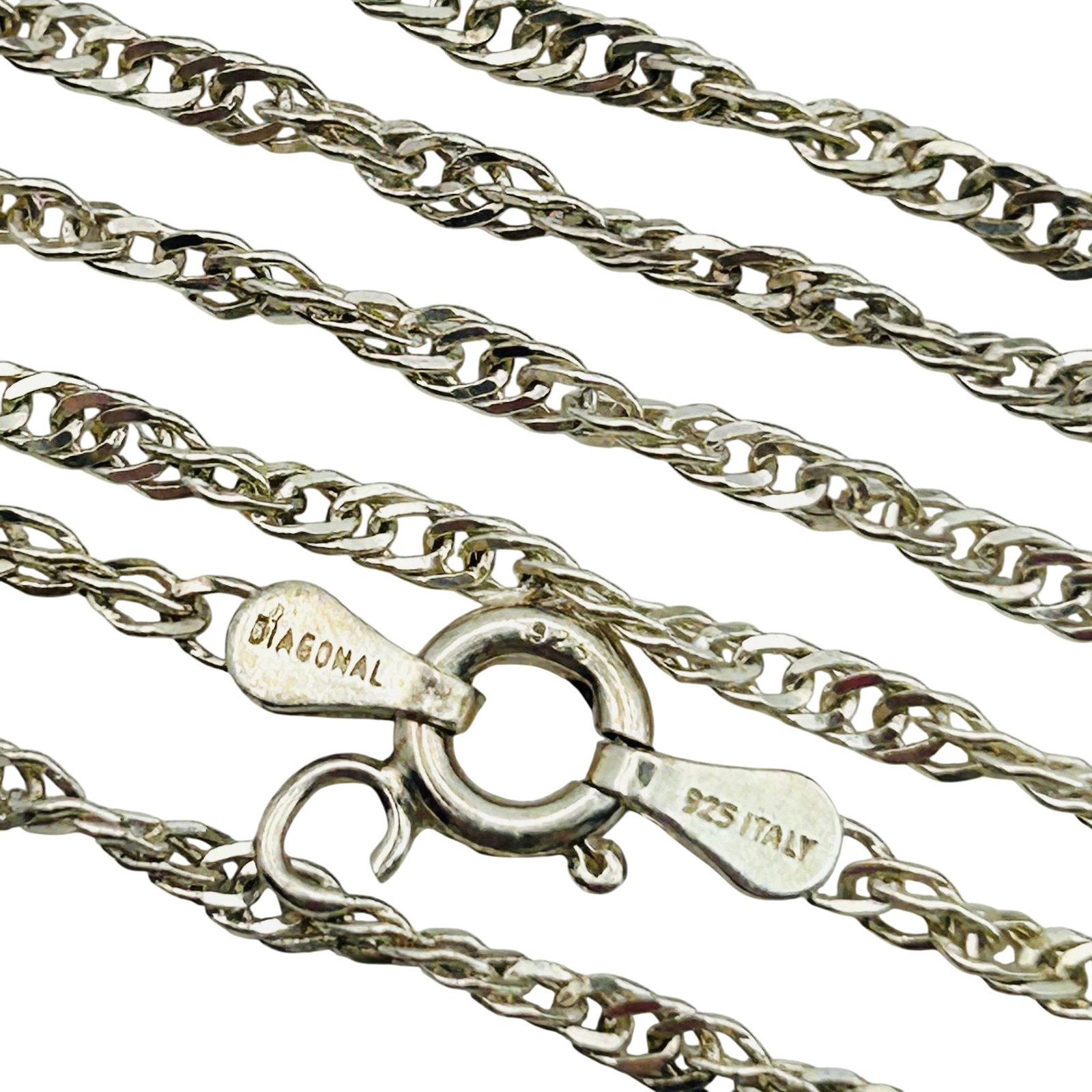 Diagonal Italy Sterling Twist Curb Chain Necklace: Diagonal Italy sterling twist curb chain necklace. 4.1g