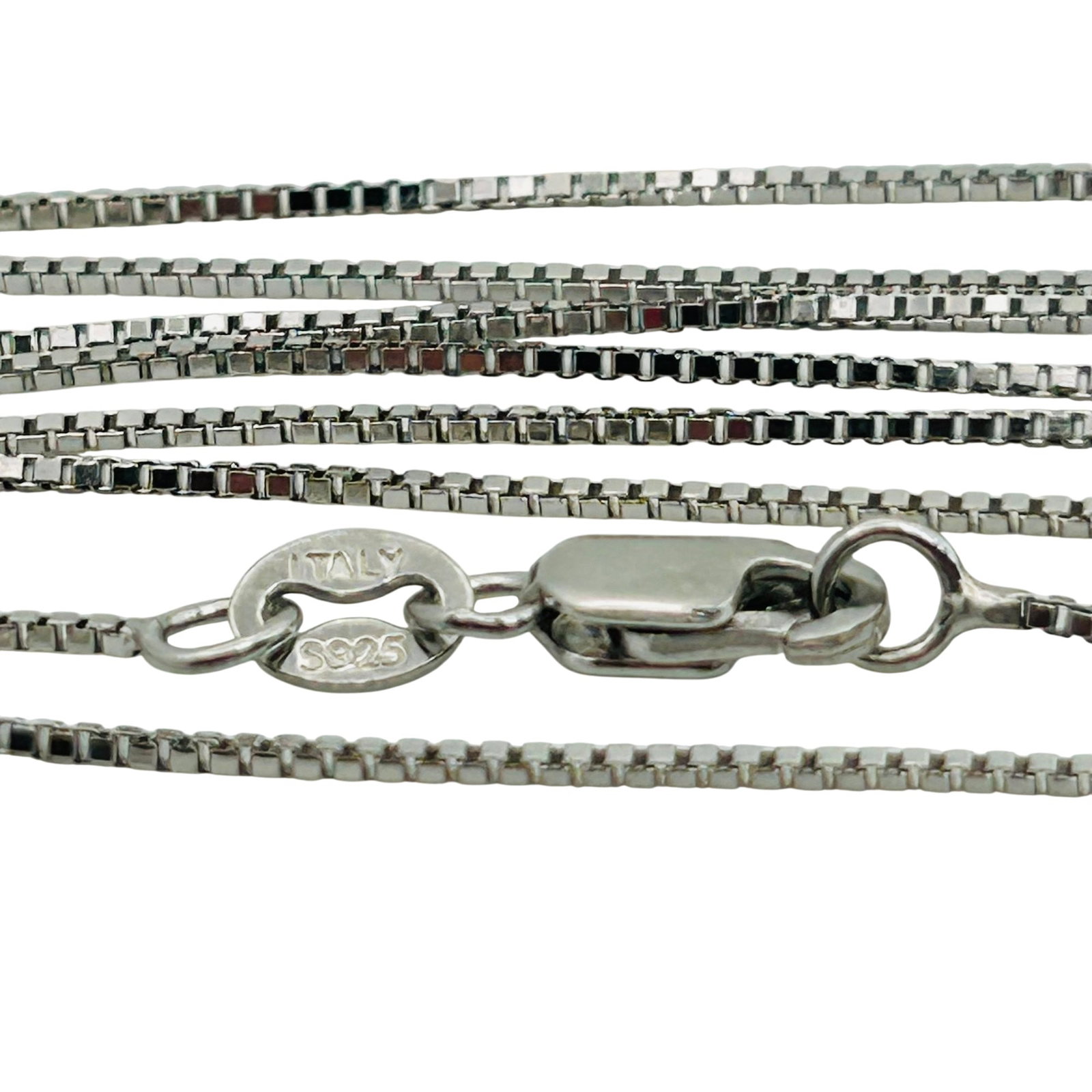 Italy Sterling Box Chain Necklace: Italy sterling box chain necklace. 2.0g