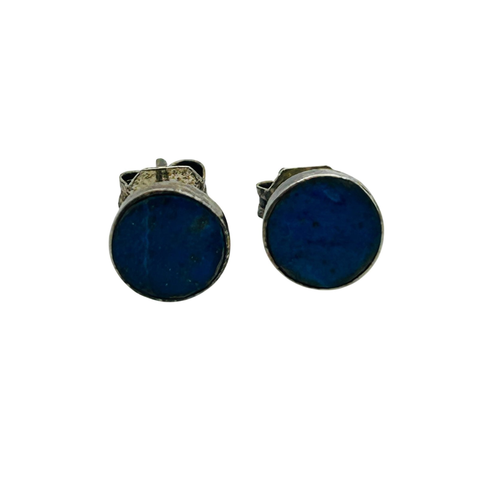 Sterling Lapis Lazuli Stud Earrings: Sterling lapis lazuli stud earrings. 1.0g