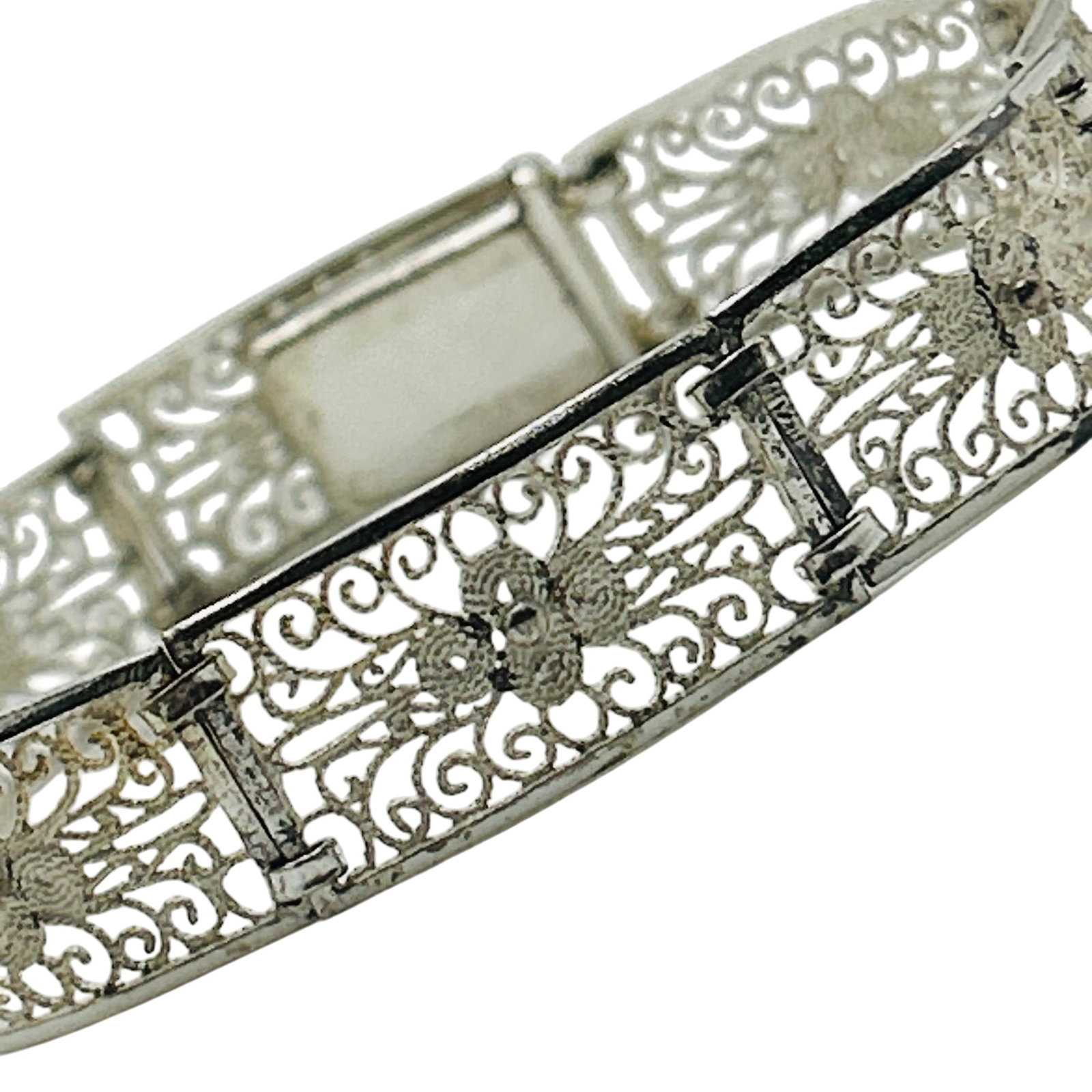 Signed 835 Silver Filigree Bracelet: Signed 835 Silver Filigree Bracelet. 9.1g