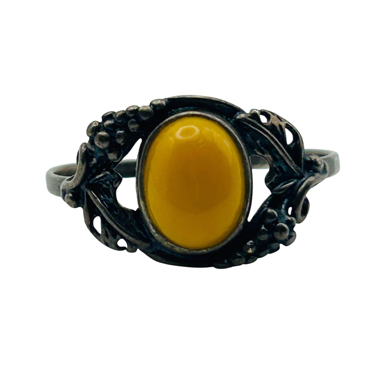 Sterling Butterscotch Amber Ring Size 9: Sterling Butterscotch Amber oval Ring Size 9. 1.7g