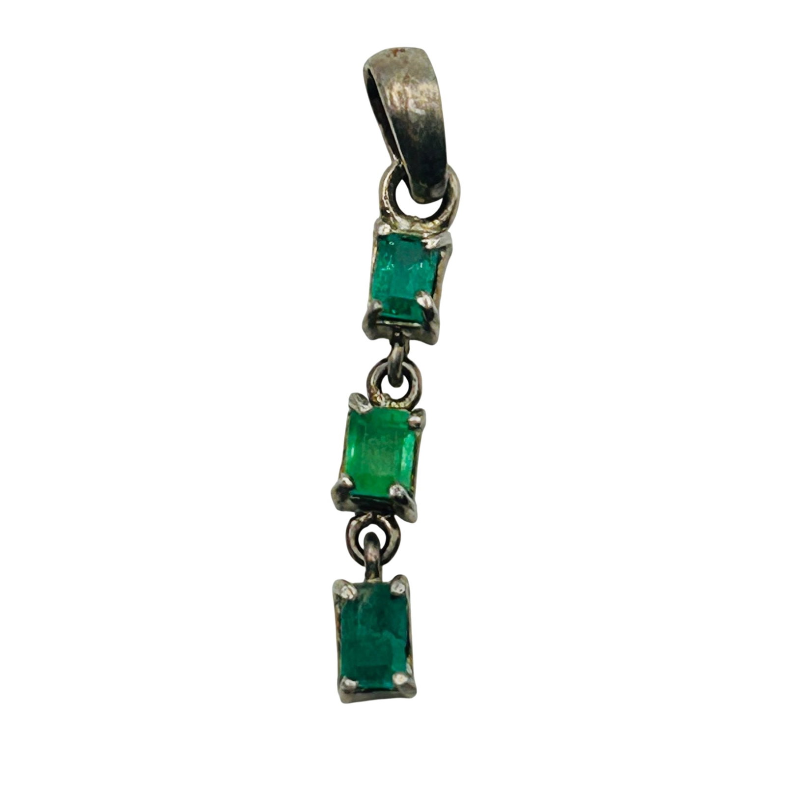Sterling Emerald Pendant: Sterling Emerald Pendant. 2.0g