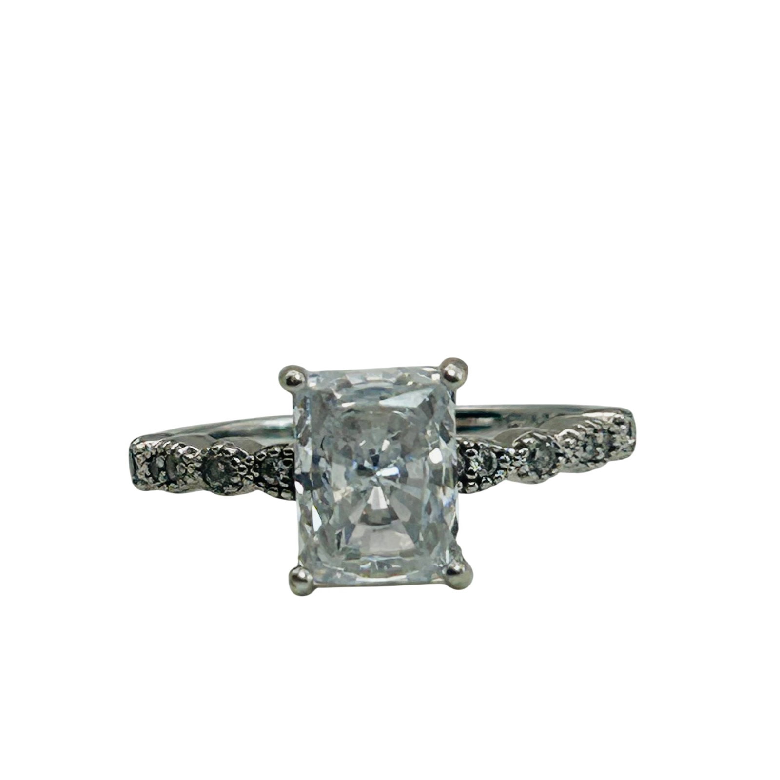 Sterling Rhinestone Ring Sz 6: Sterling Rhinestone Ring Sz 6. 2.2g