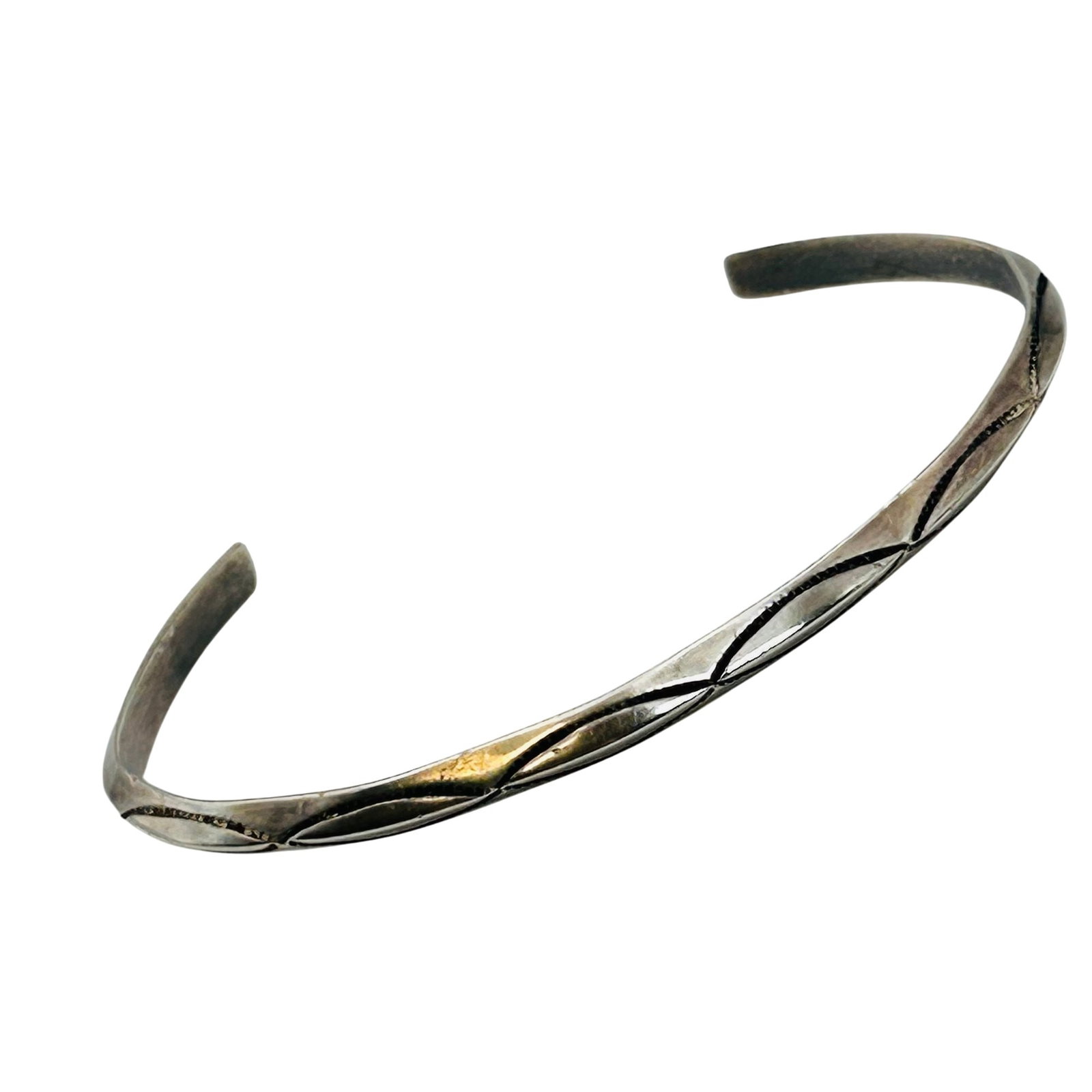 Navajo Sterling Cuff Bracelet: Navajo sterling cuff bracelet 7.6g | 6.5” inner circumference including 1.25” gap