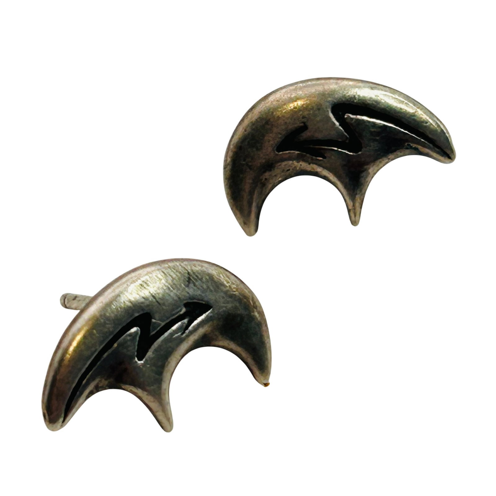 Vintage Navajo Sterling Bear Earrings: Vintage Navajo Sterling bear earrings 1.9g