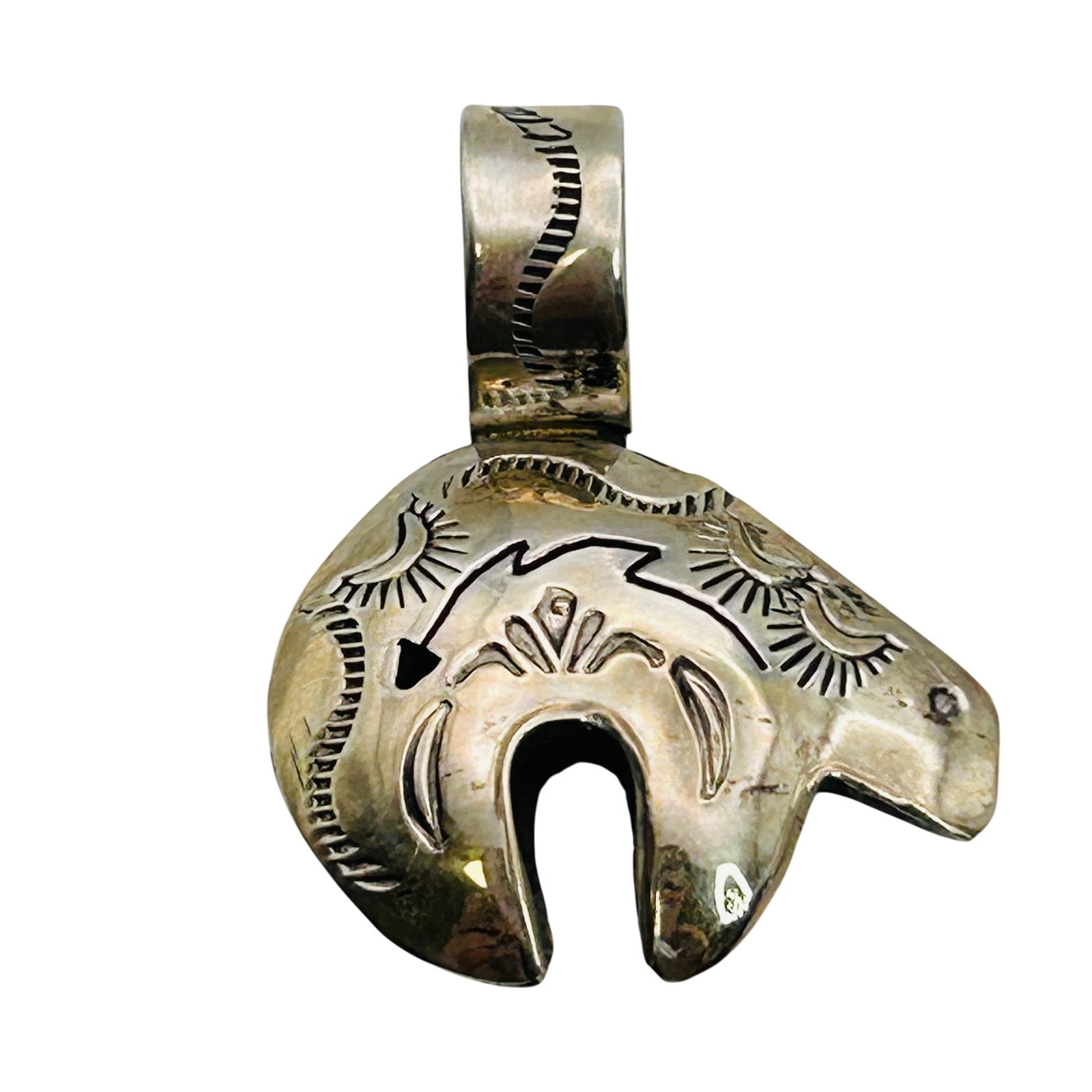 Signed Vintage Navajo Sterling Bear Pendant: Signed H Vintage Navajo Sterling Bear Pendant 4.3g